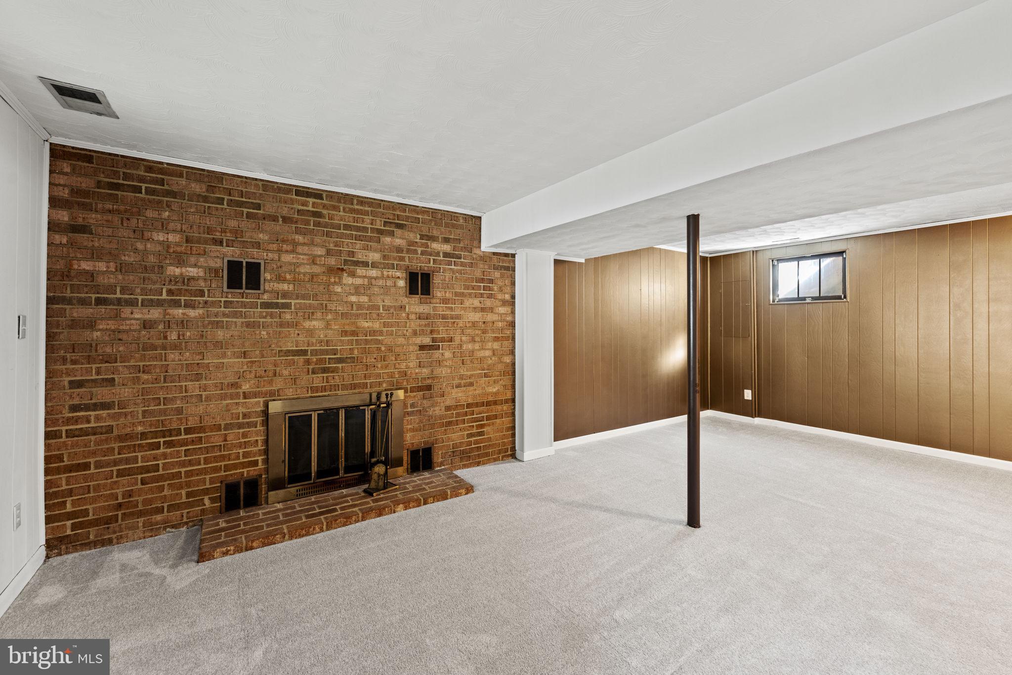 ADDISON HEIGHTS - Residential Lease