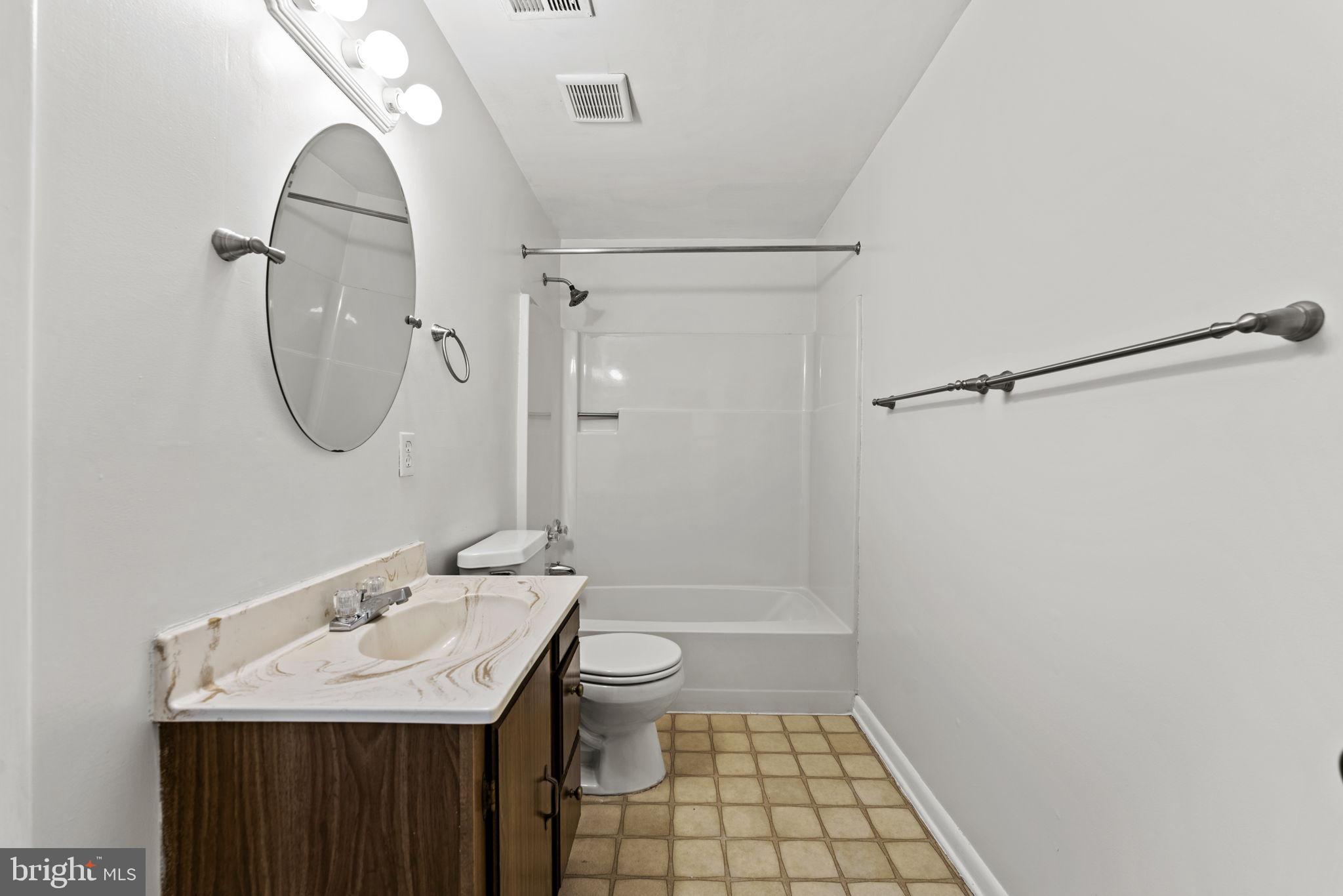 ADDISON HEIGHTS - Residential Lease