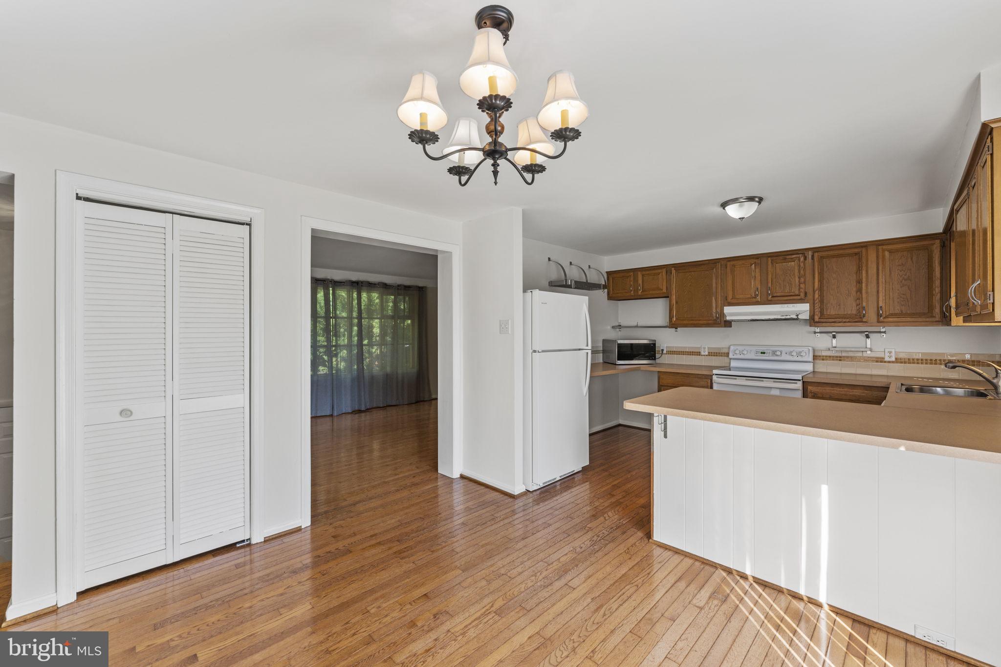 ADDISON HEIGHTS - Residential Lease