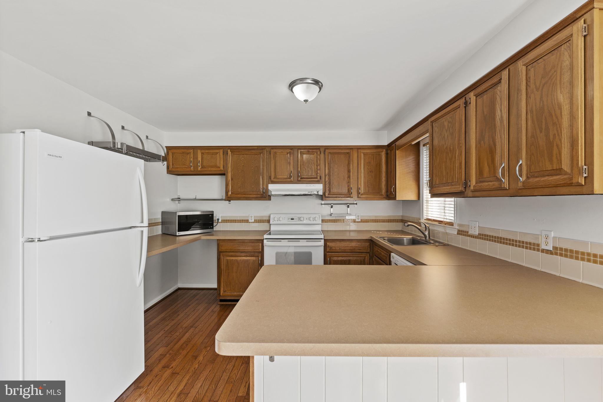 ADDISON HEIGHTS - Residential Lease