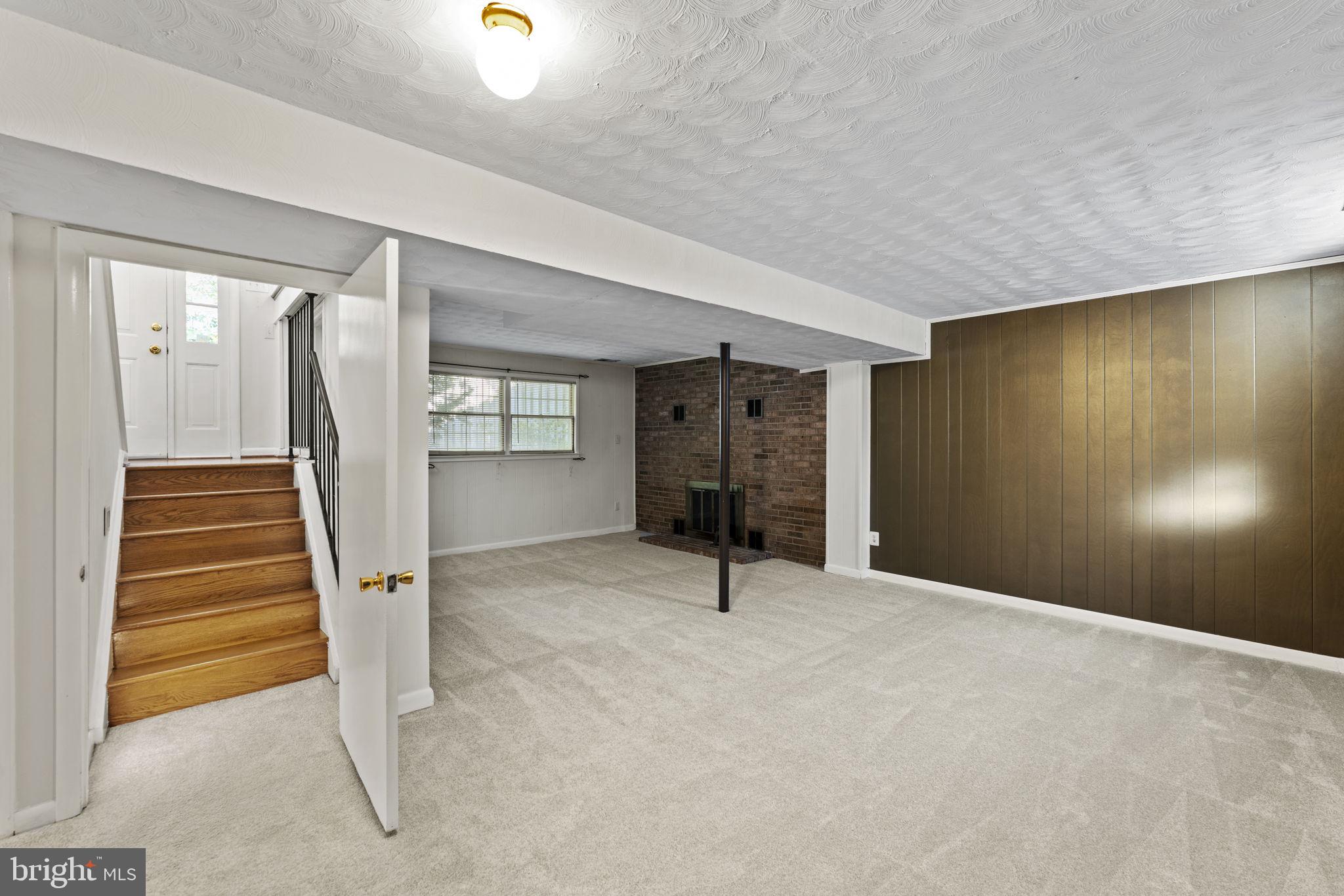 ADDISON HEIGHTS - Residential Lease