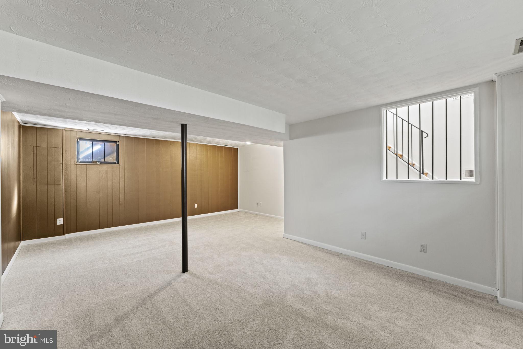 ADDISON HEIGHTS - Residential Lease