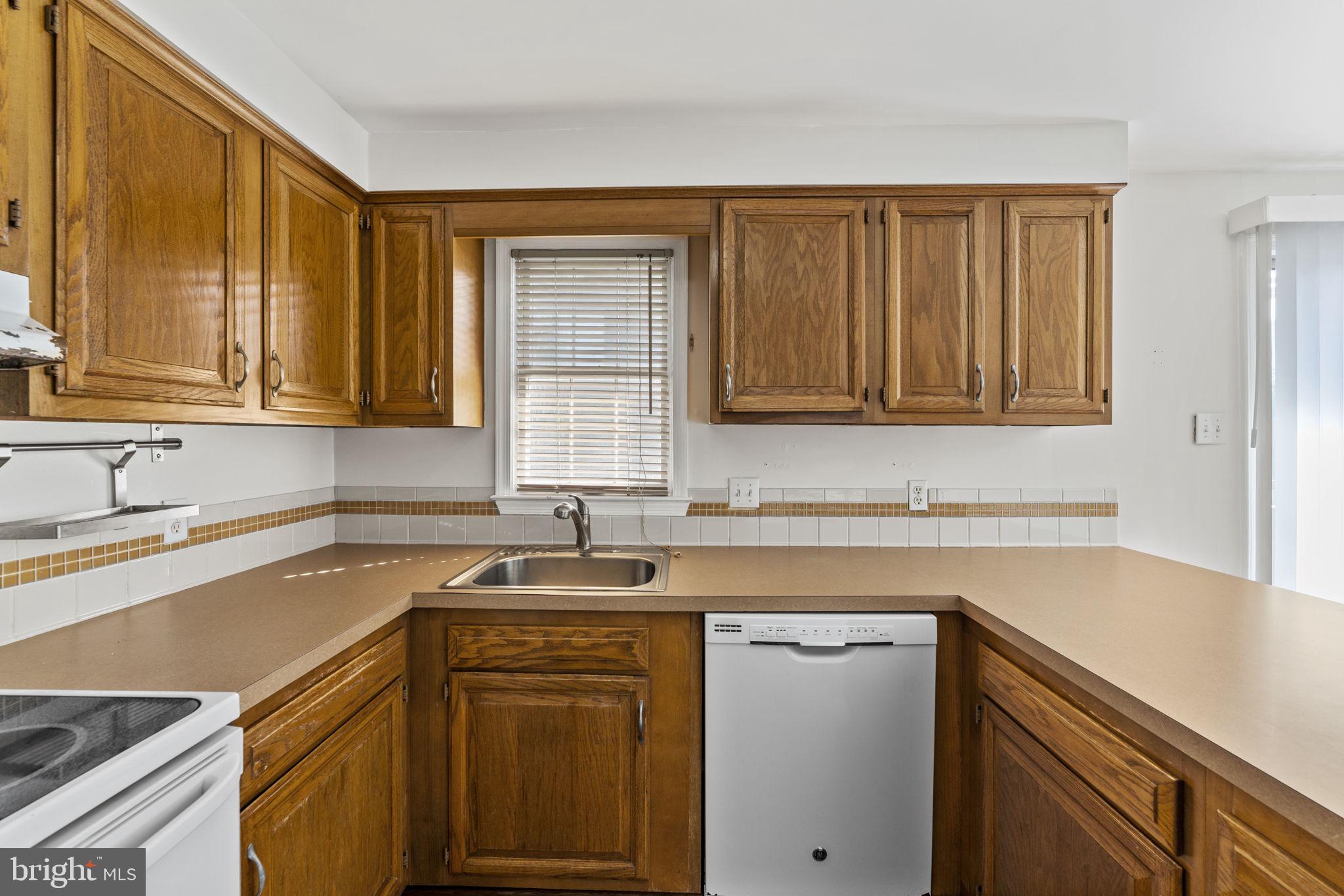 ADDISON HEIGHTS - Residential Lease