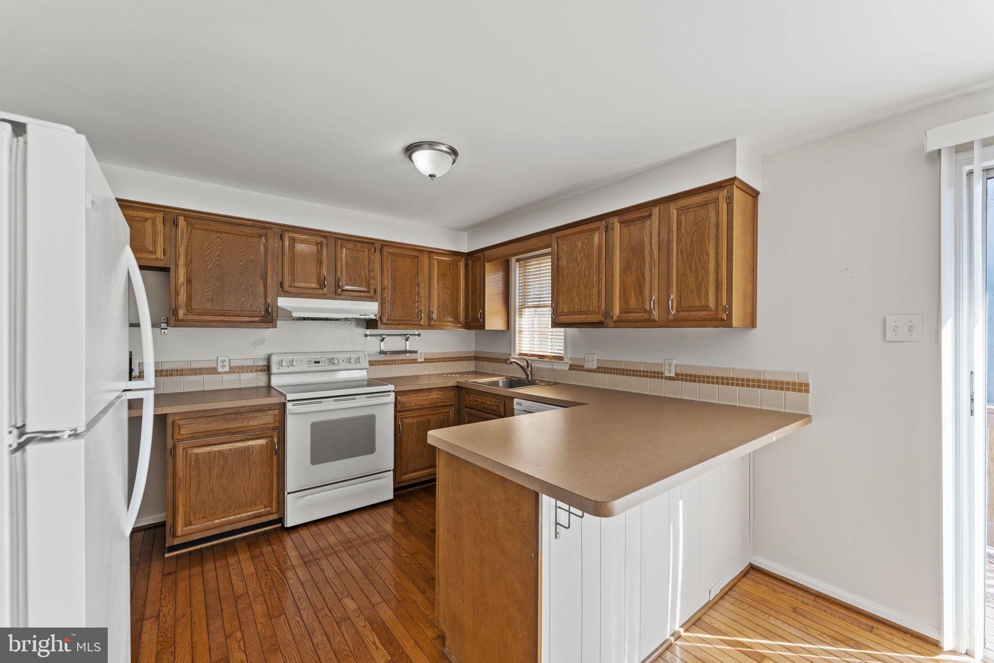 ADDISON HEIGHTS - Residential Lease