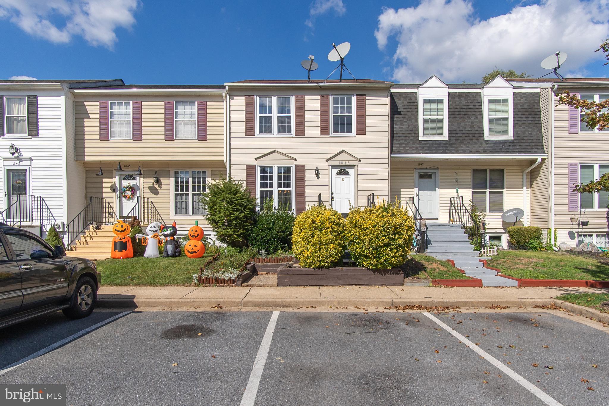 CARROLL PARK MANOR - Residential Lease