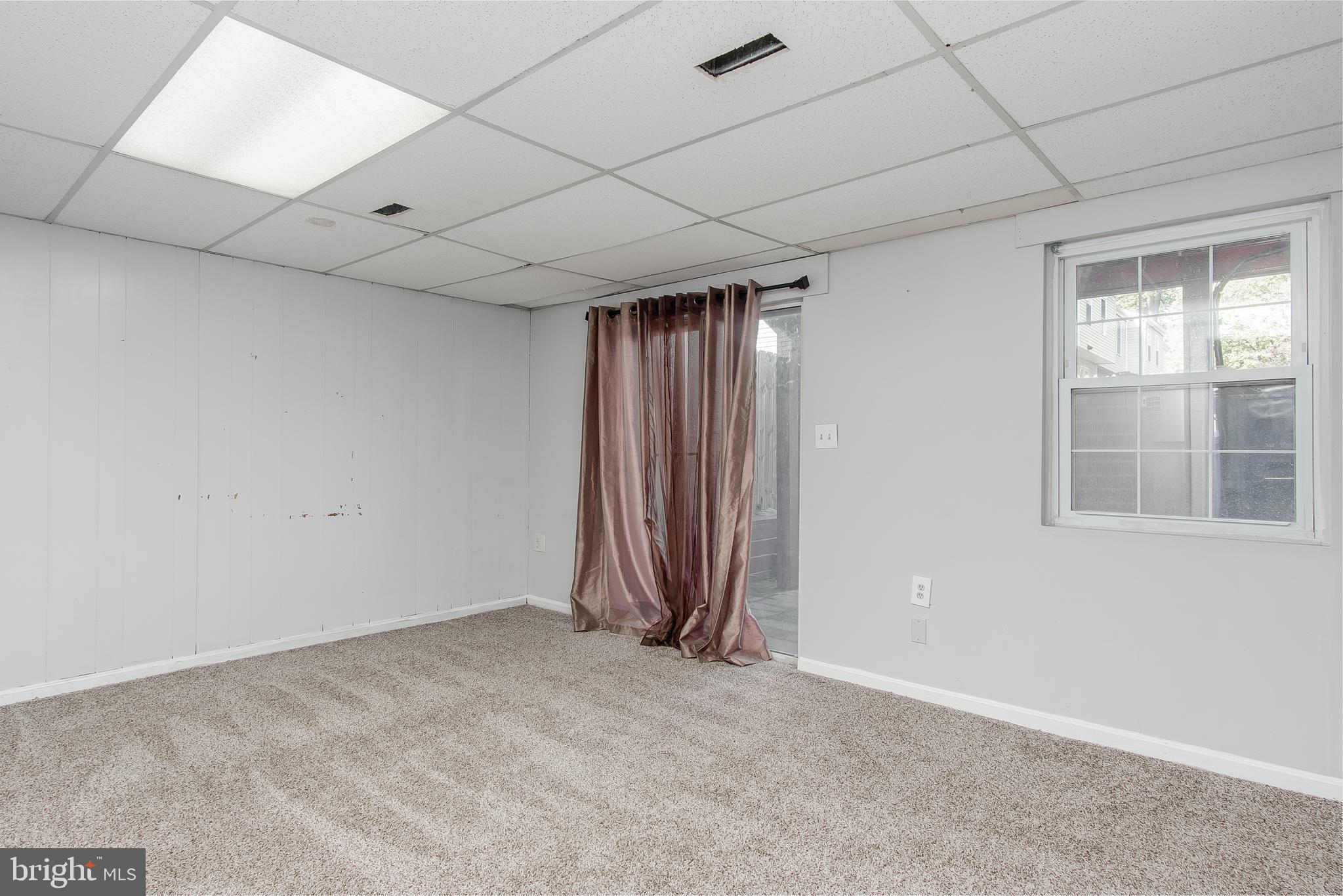 CARROLL PARK MANOR - Residential Lease