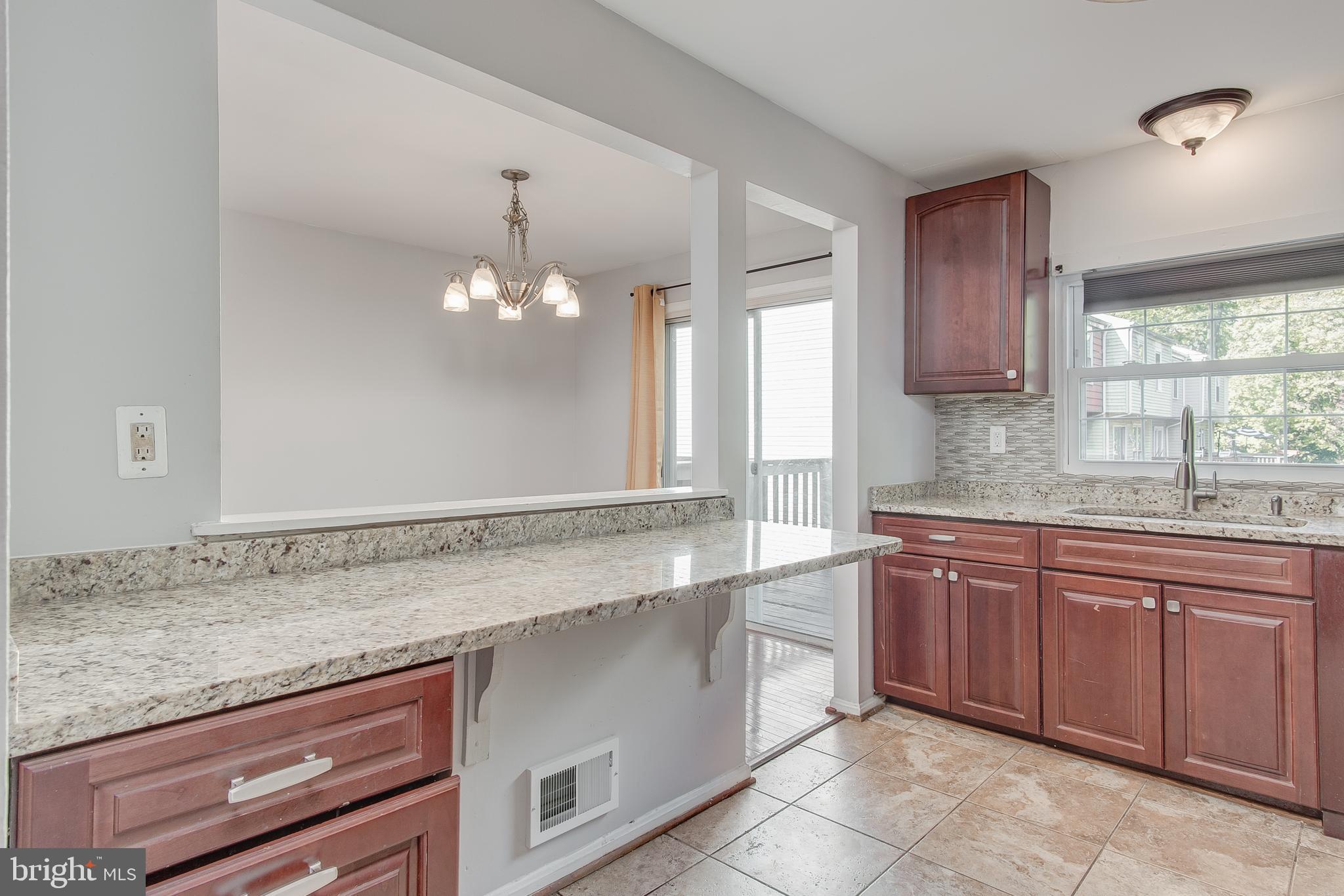 CARROLL PARK MANOR - Residential Lease