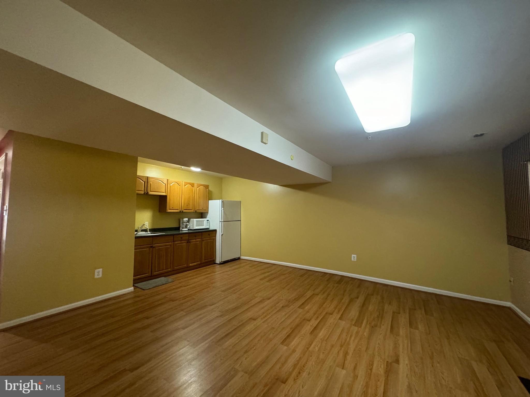 CLARY'S FOREST - Residential Lease