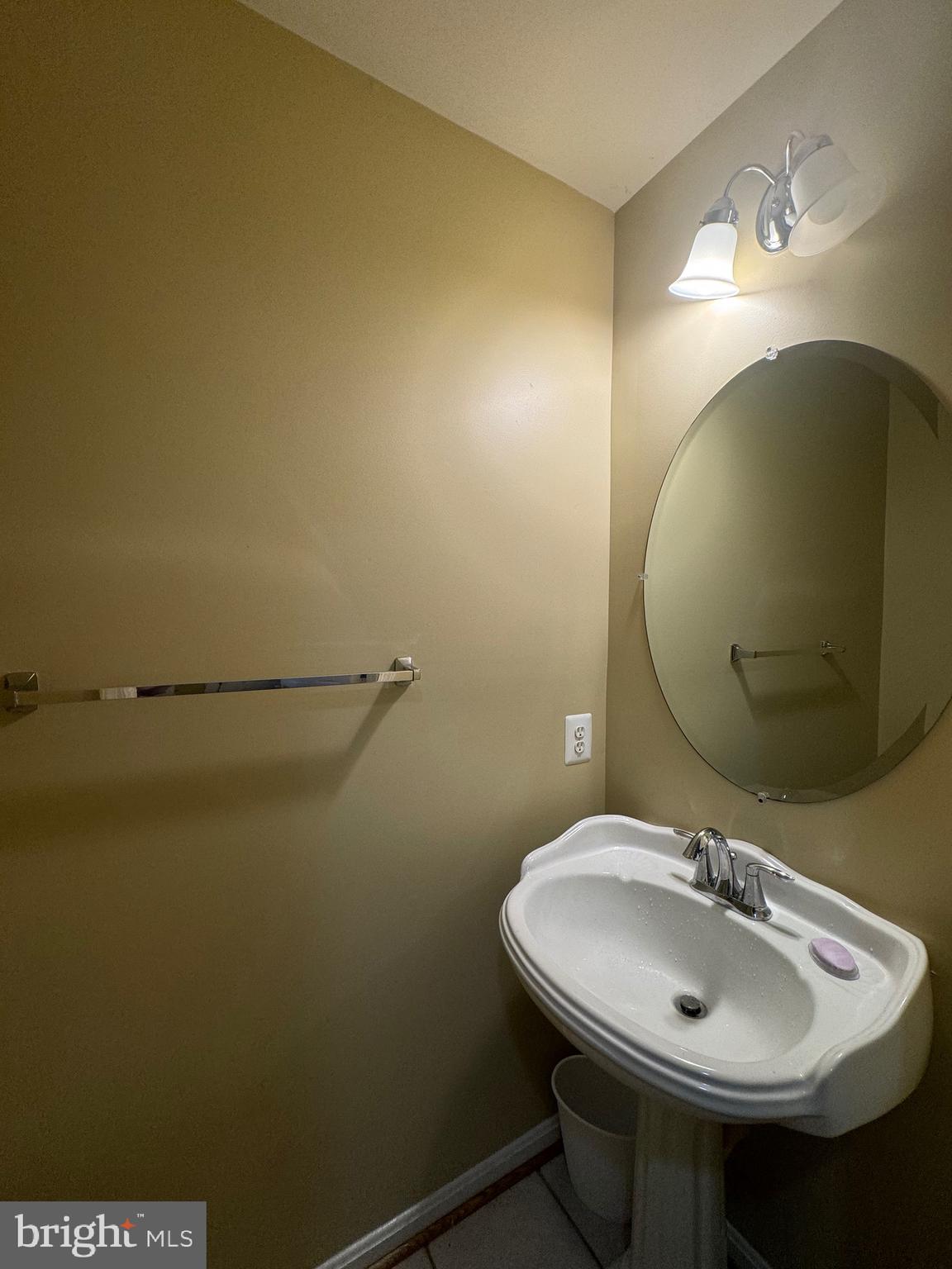 CLARY'S FOREST - Residential Lease