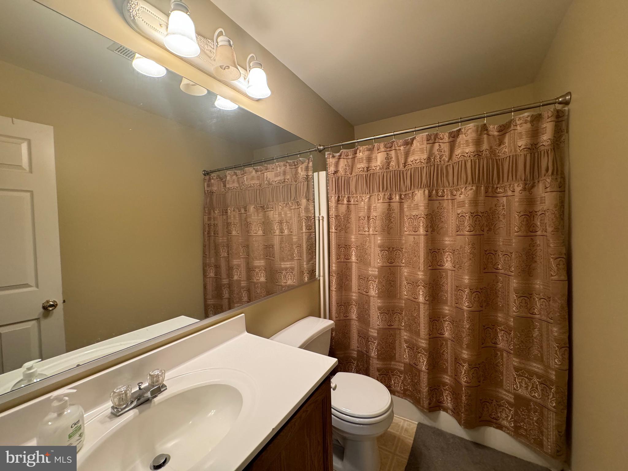 CLARY'S FOREST - Residential Lease