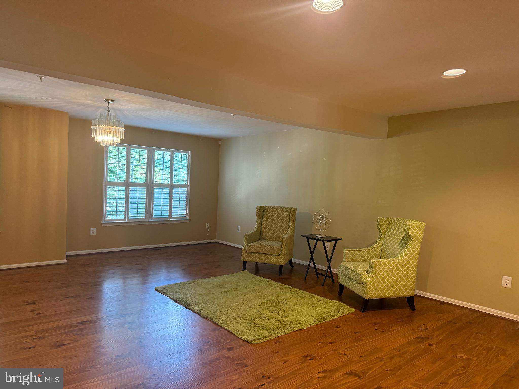 CLARY'S FOREST - Residential Lease