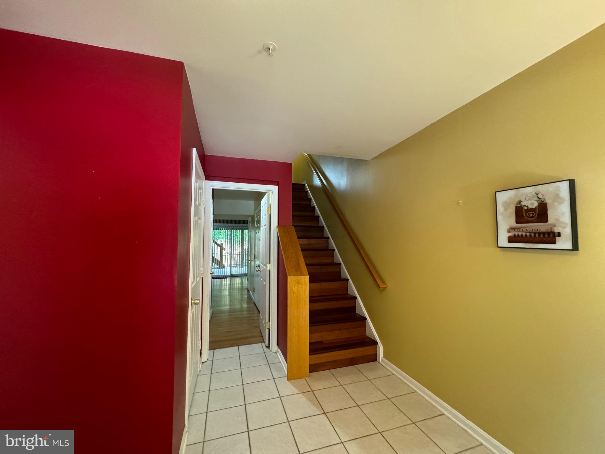 CLARY'S FOREST - Residential Lease