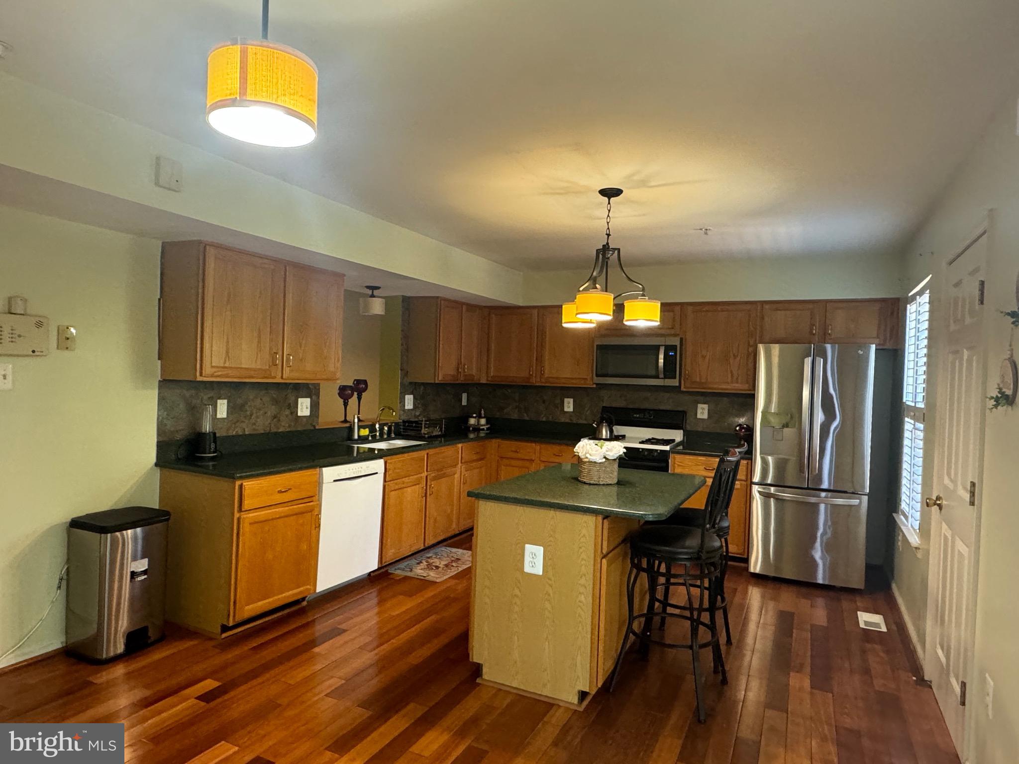 CLARY'S FOREST - Residential Lease