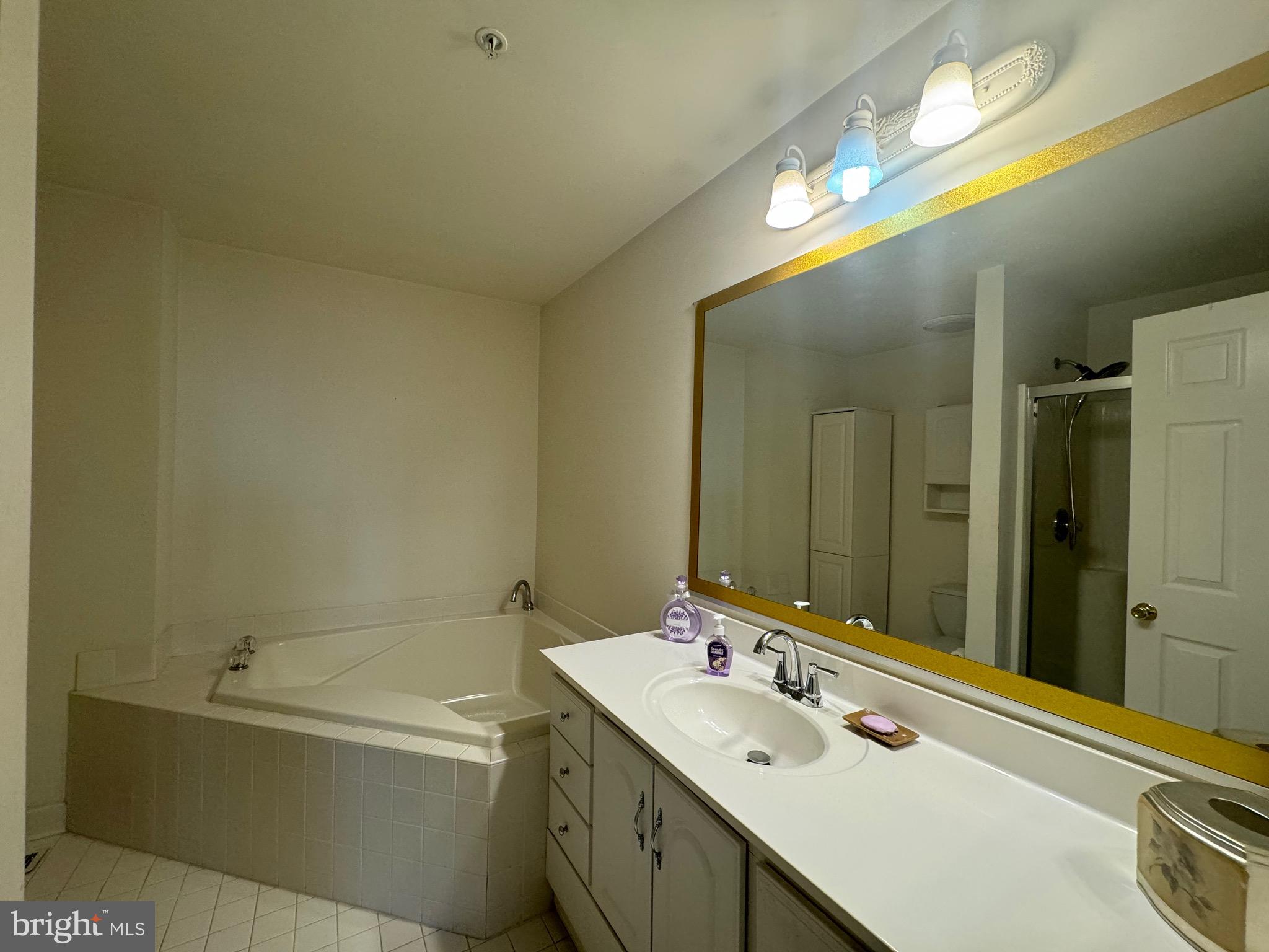 CLARY'S FOREST - Residential Lease