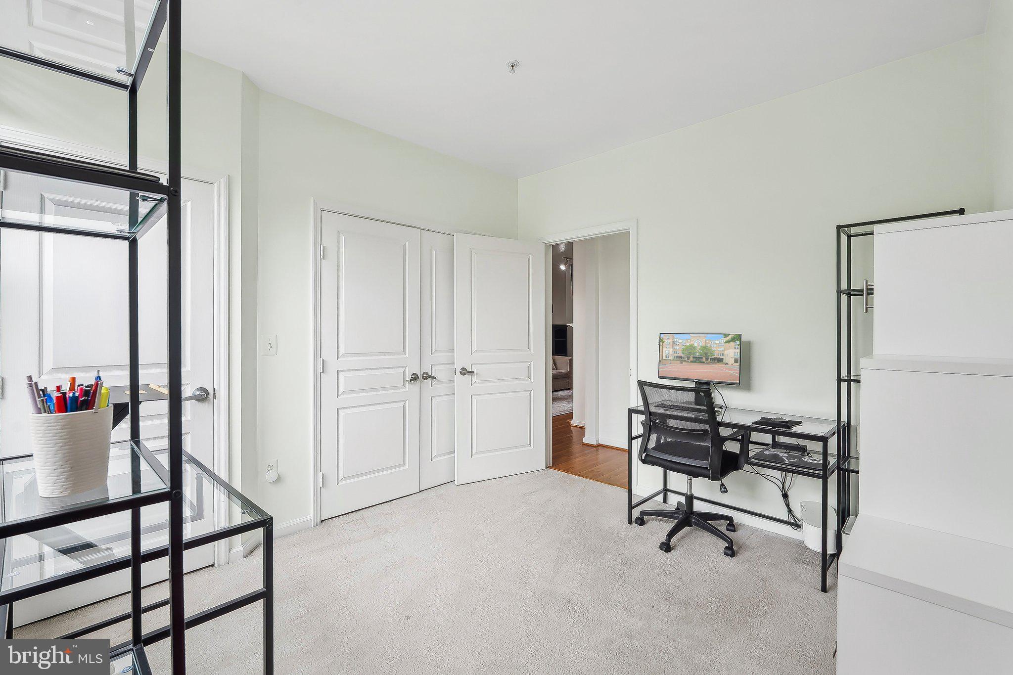 SAVOY AT RESTON TOWN CENTER - Residential