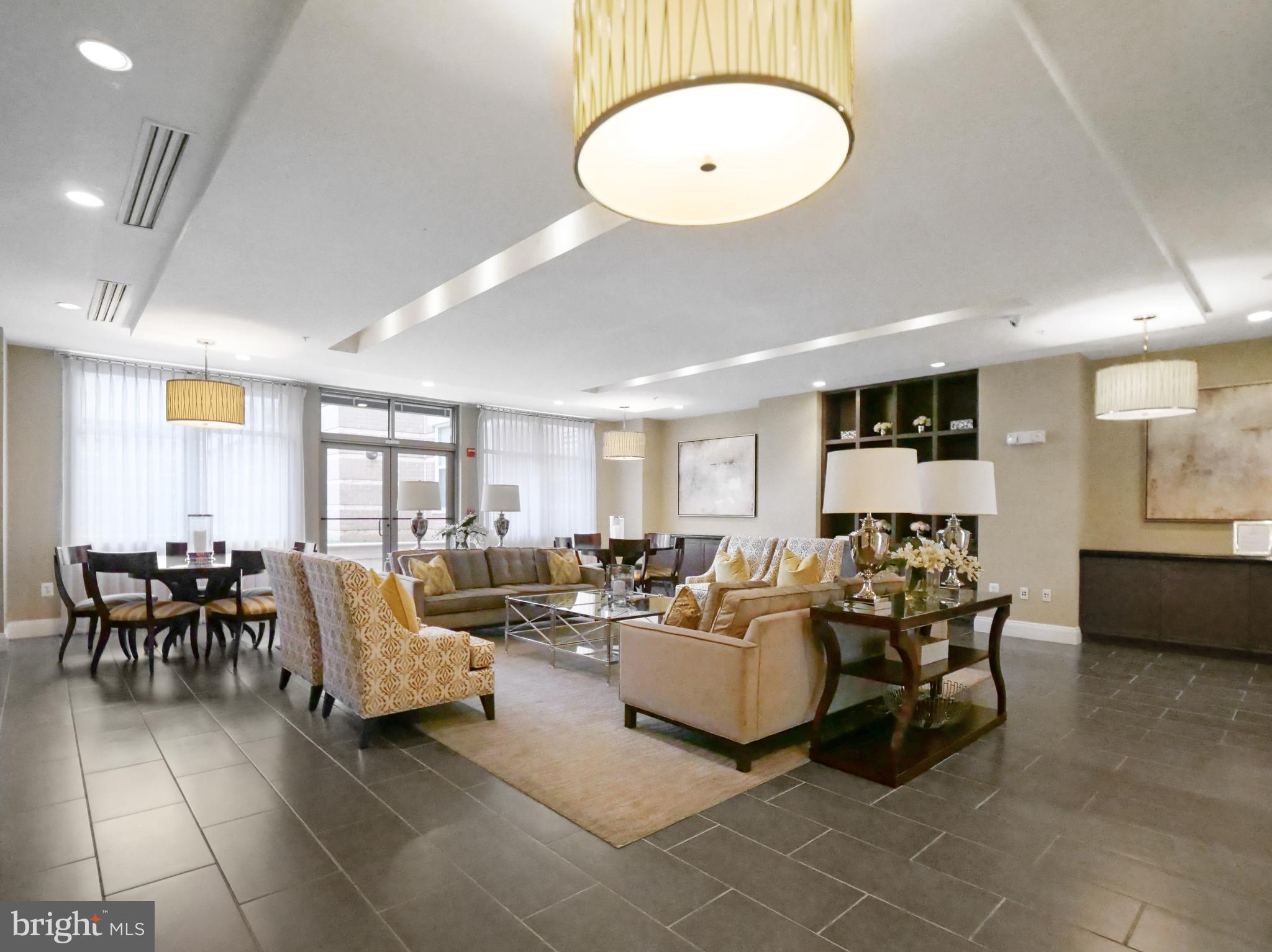 SAVOY AT RESTON TOWN CENTER - Residential