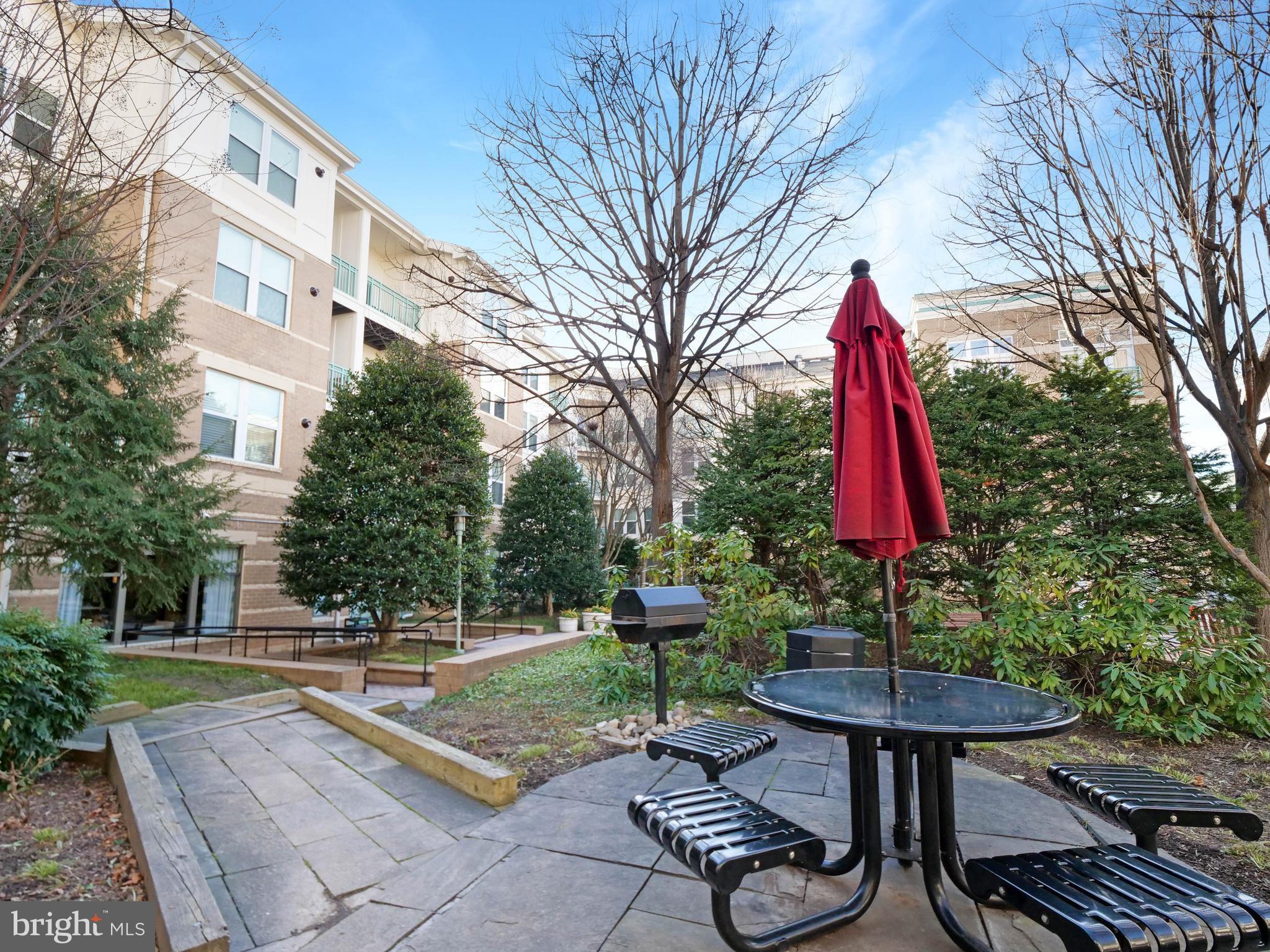 SAVOY AT RESTON TOWN CENTER - Residential