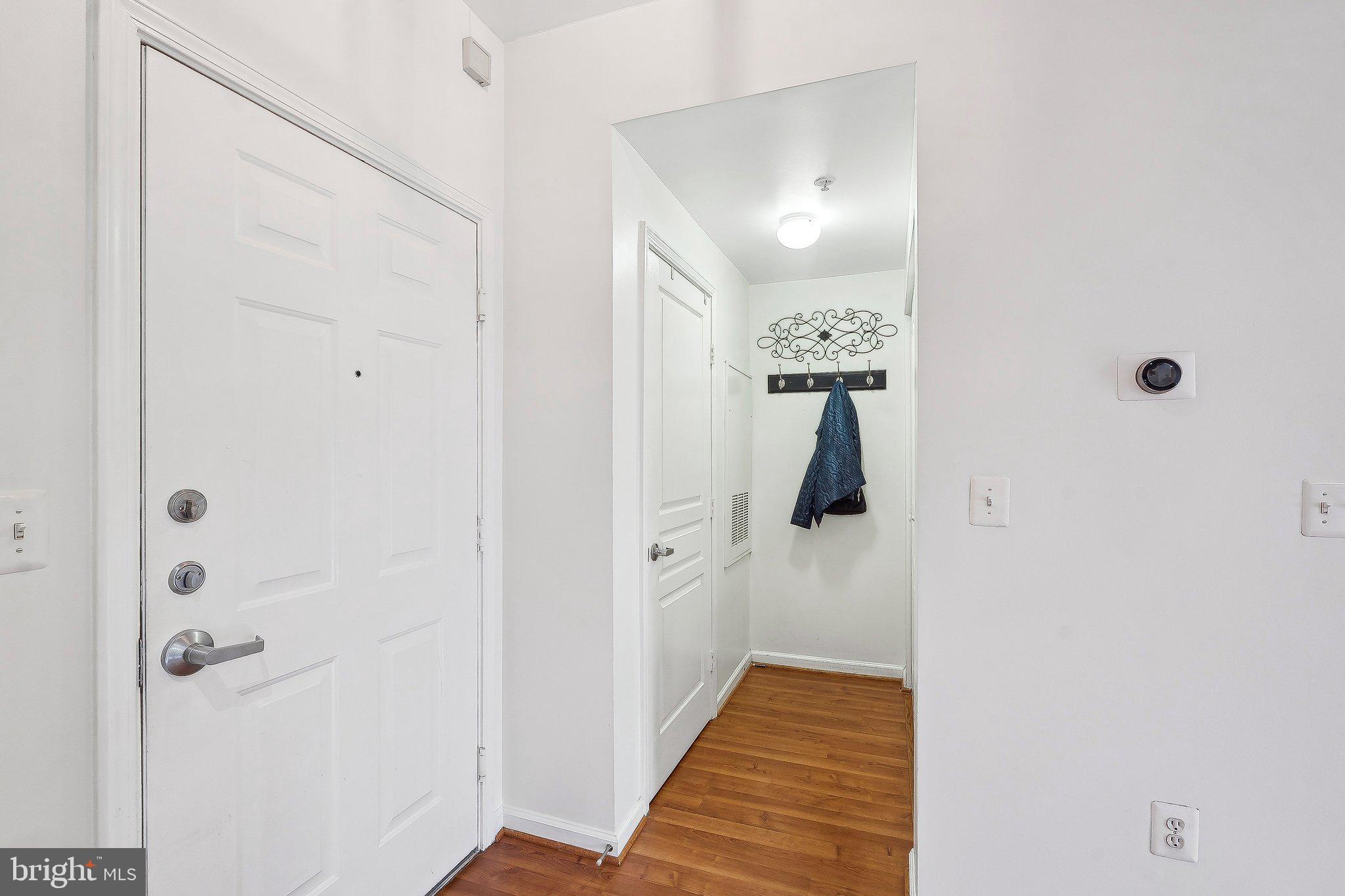 SAVOY AT RESTON TOWN CENTER - Residential