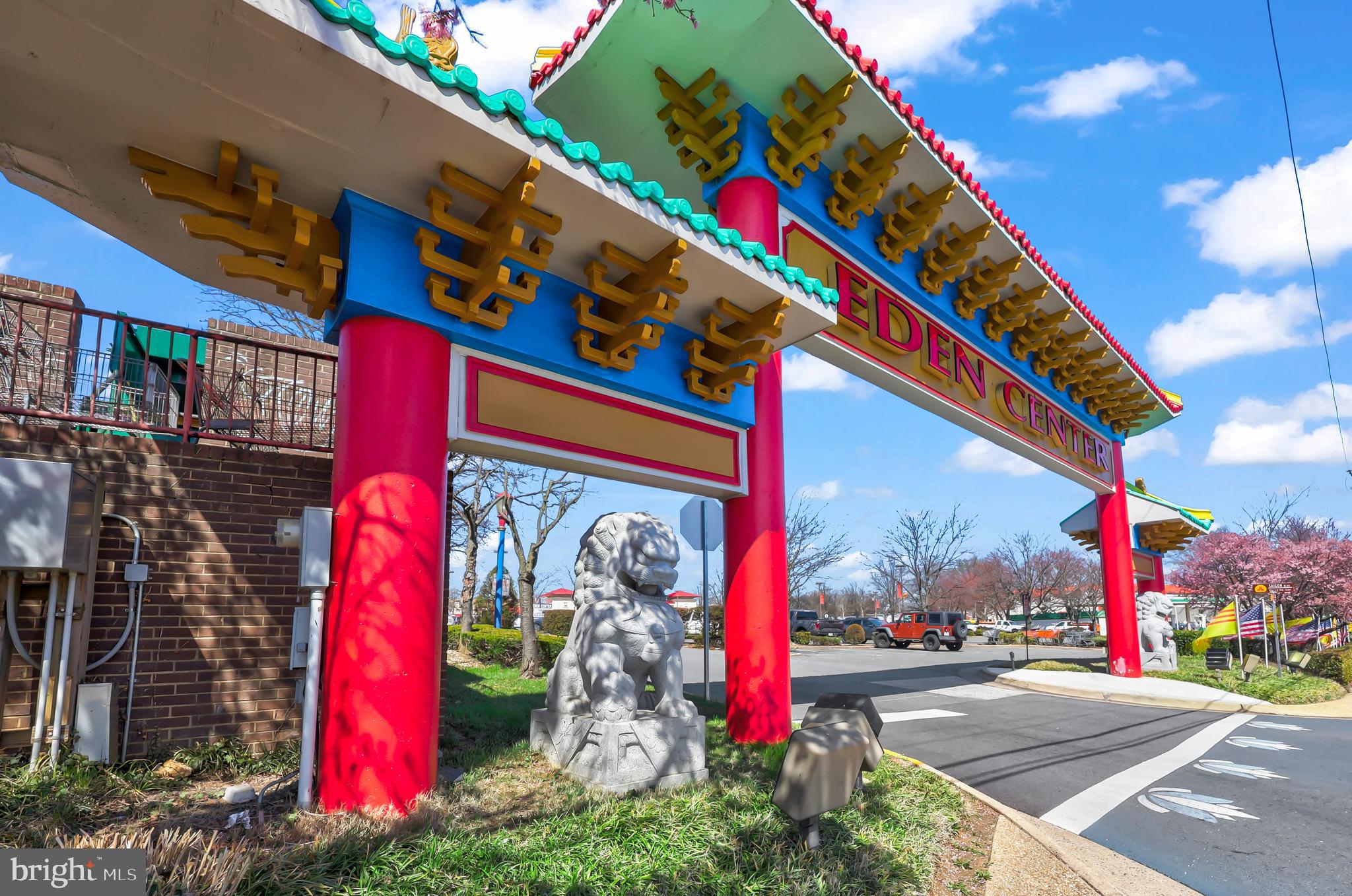 WEST LAWN - Residential