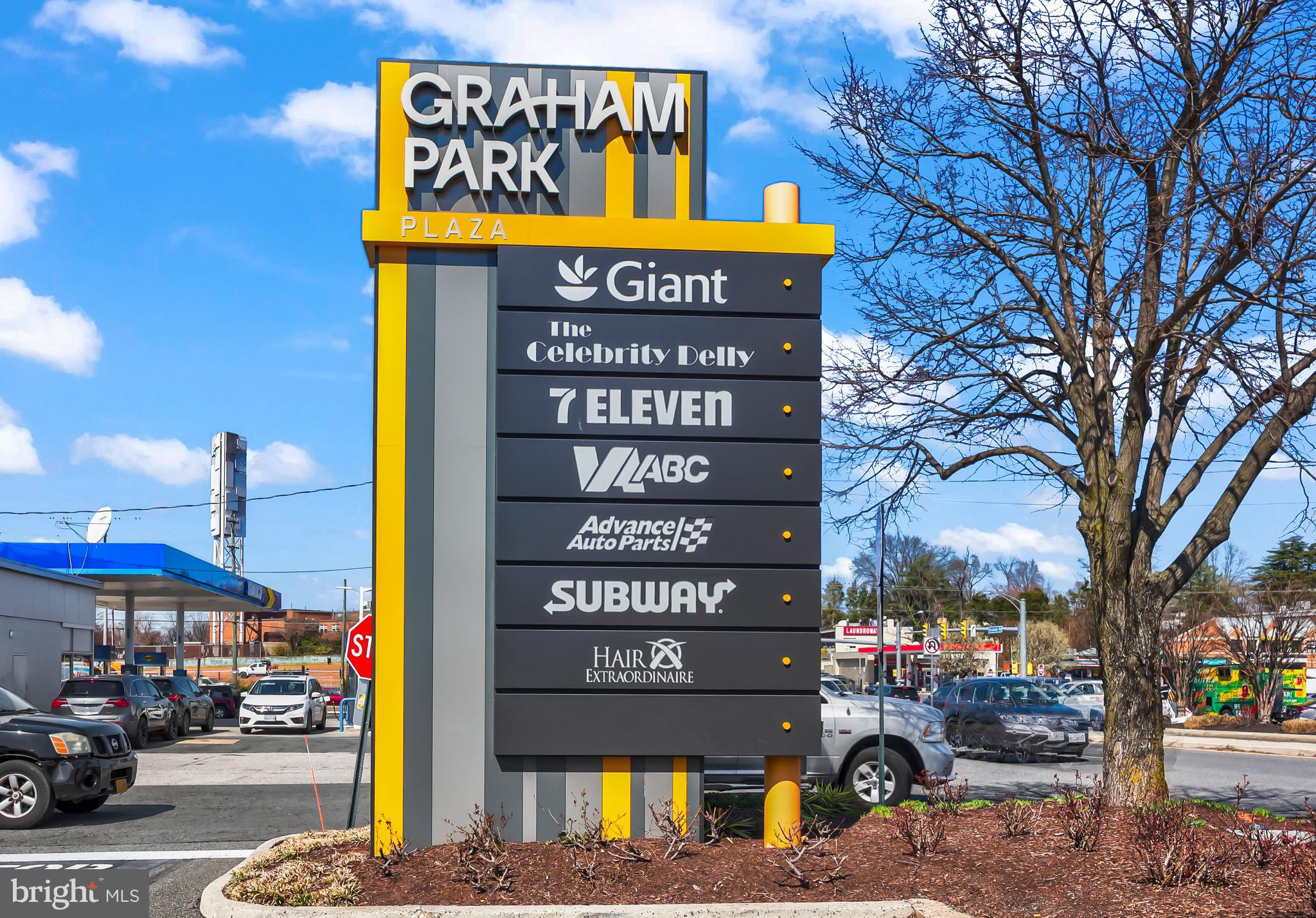 WEST LAWN - Residential