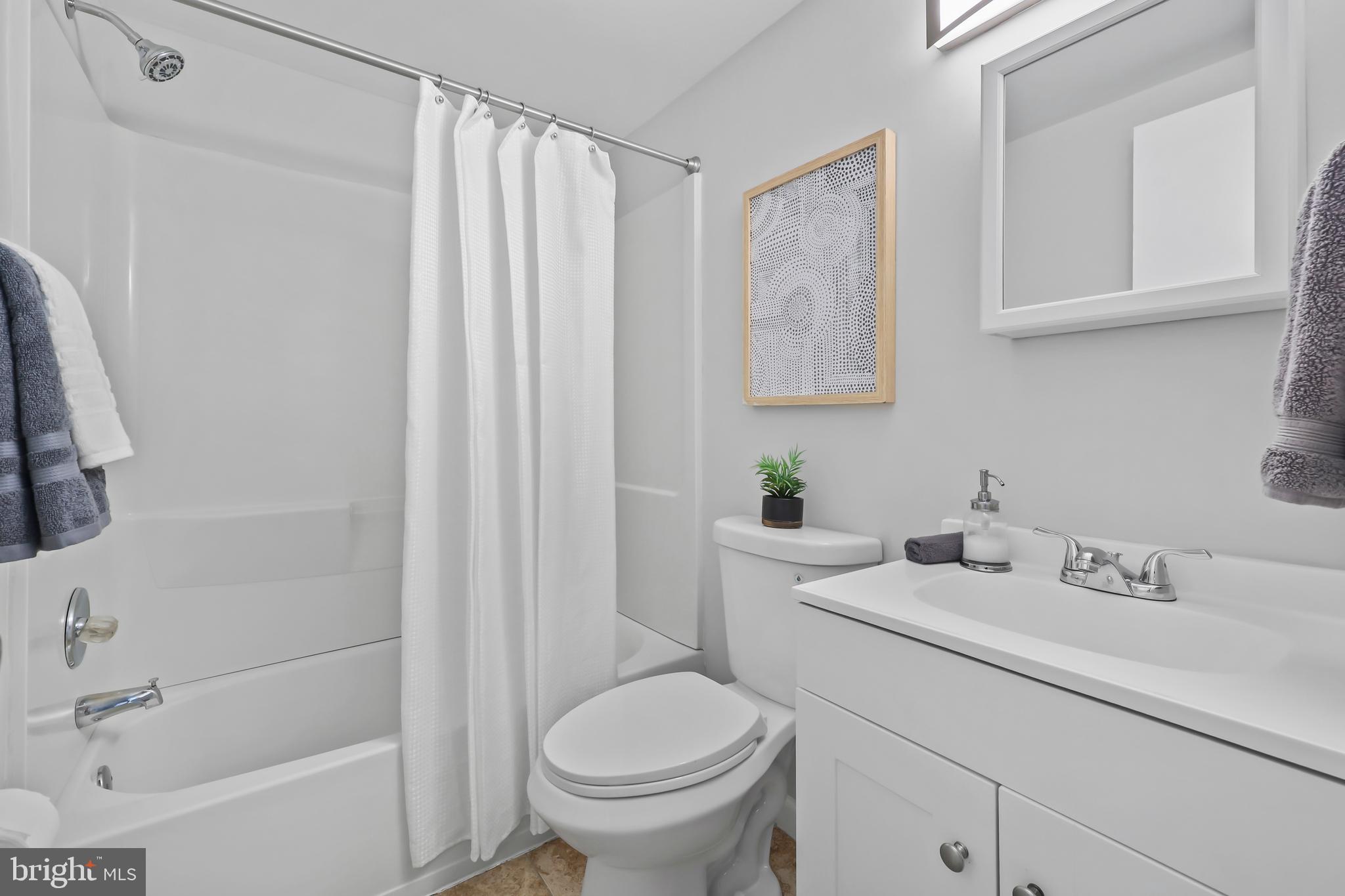 WEST LAWN - Residential