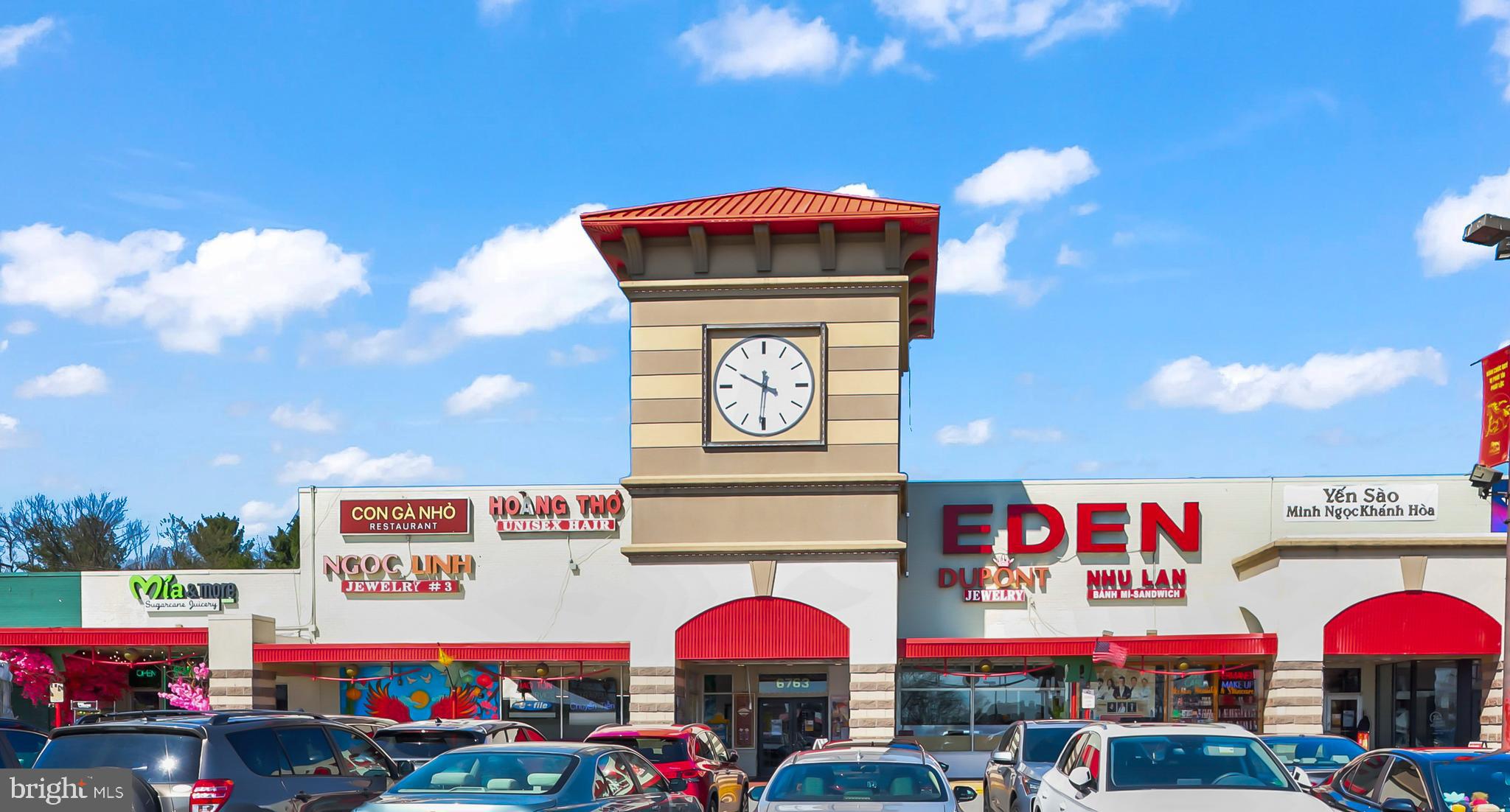 WEST LAWN - Residential