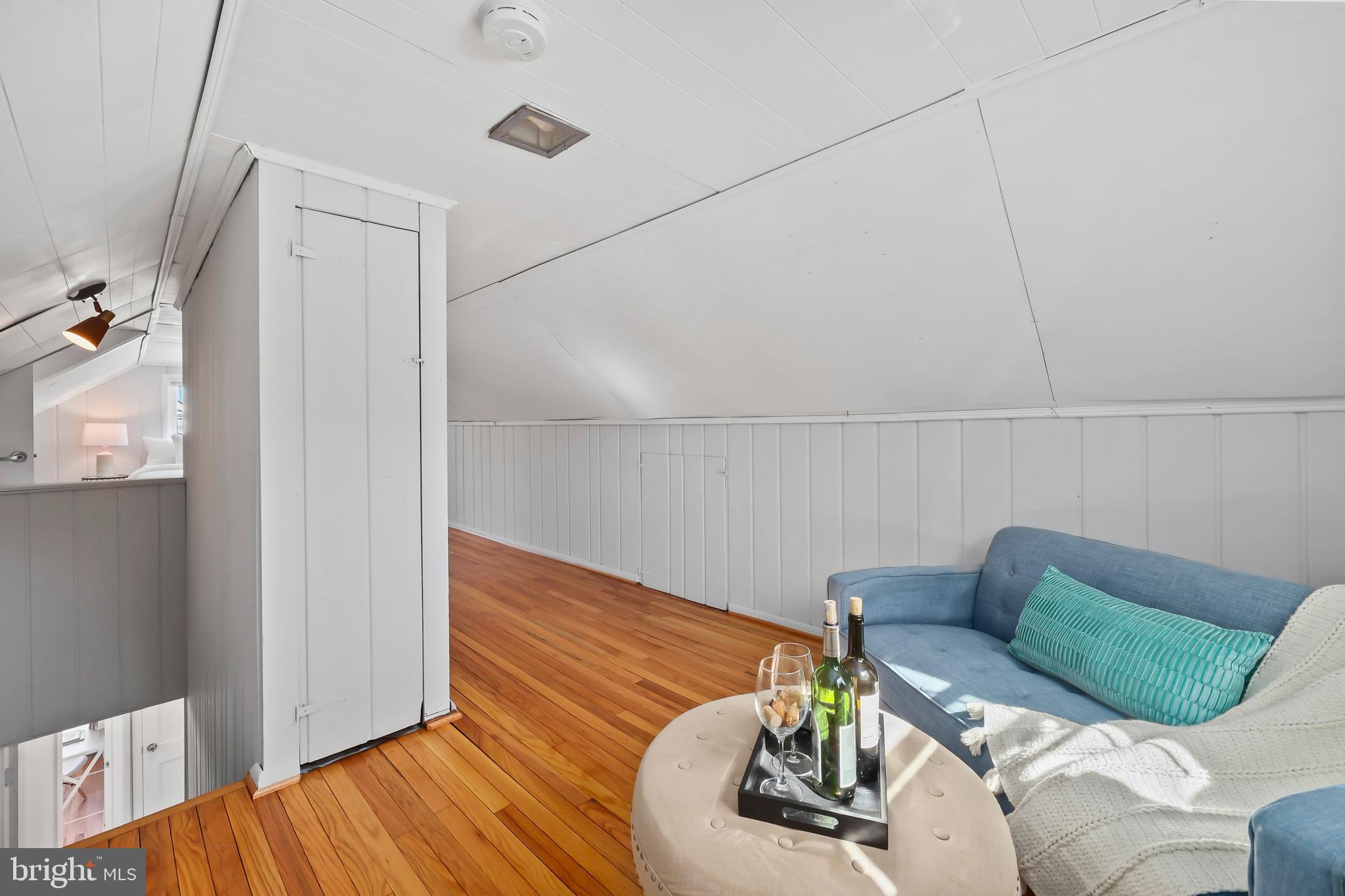 WEST LAWN - Residential