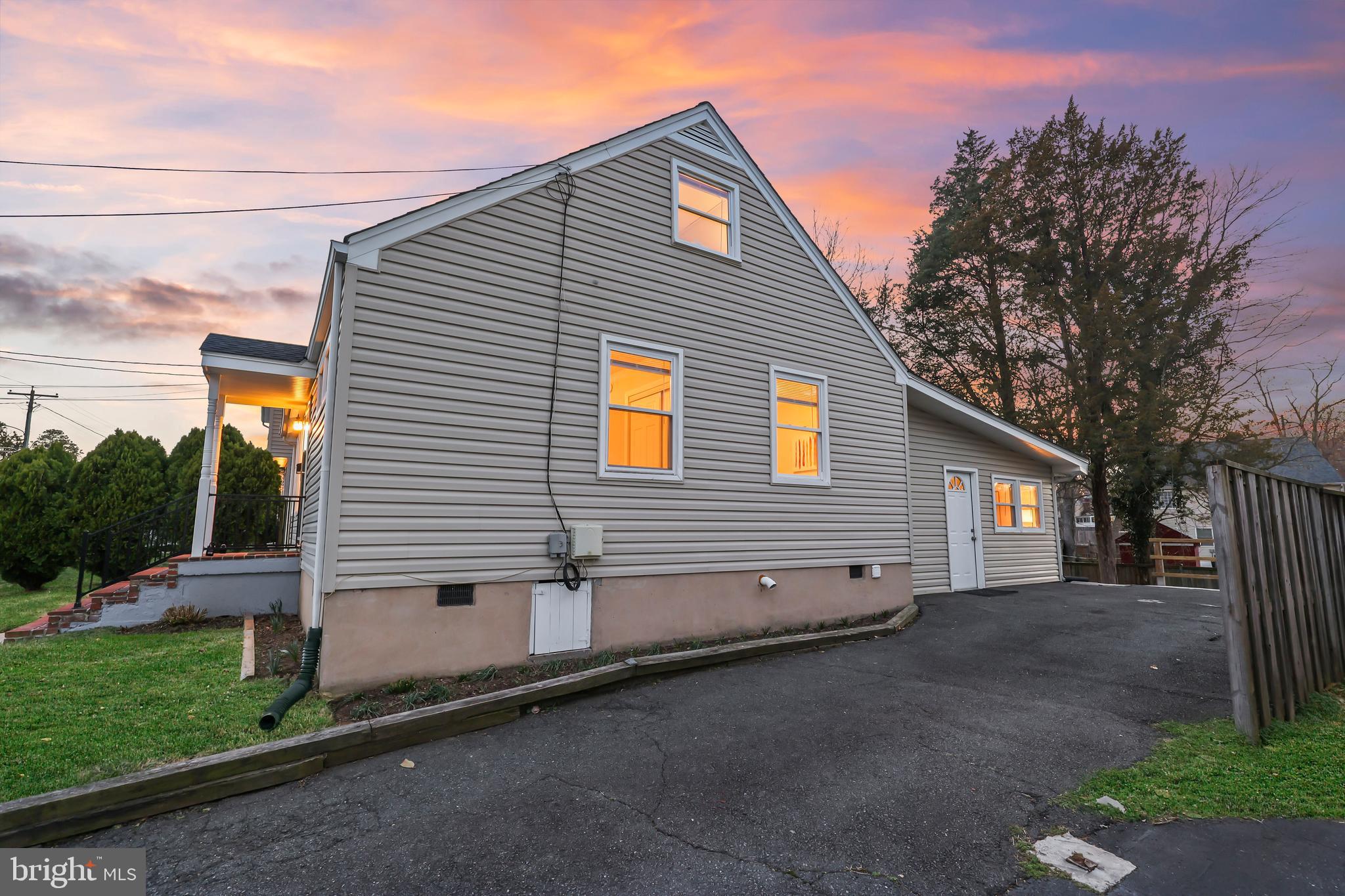 WEST LAWN - Residential