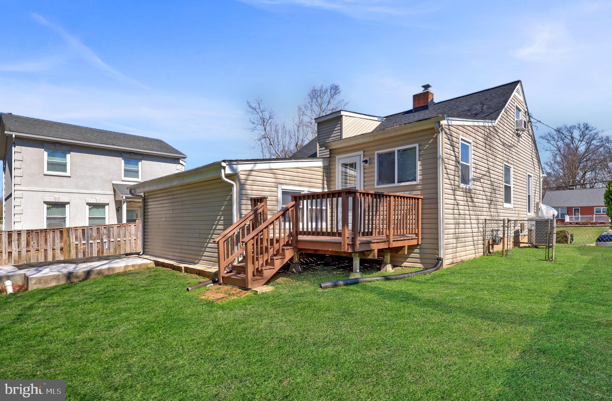 WEST LAWN - Residential