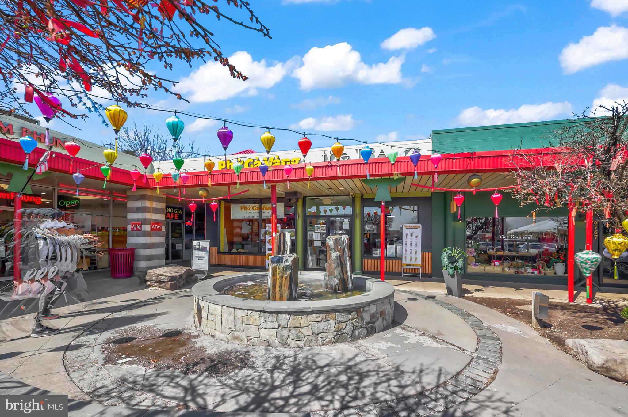 WEST LAWN - Residential