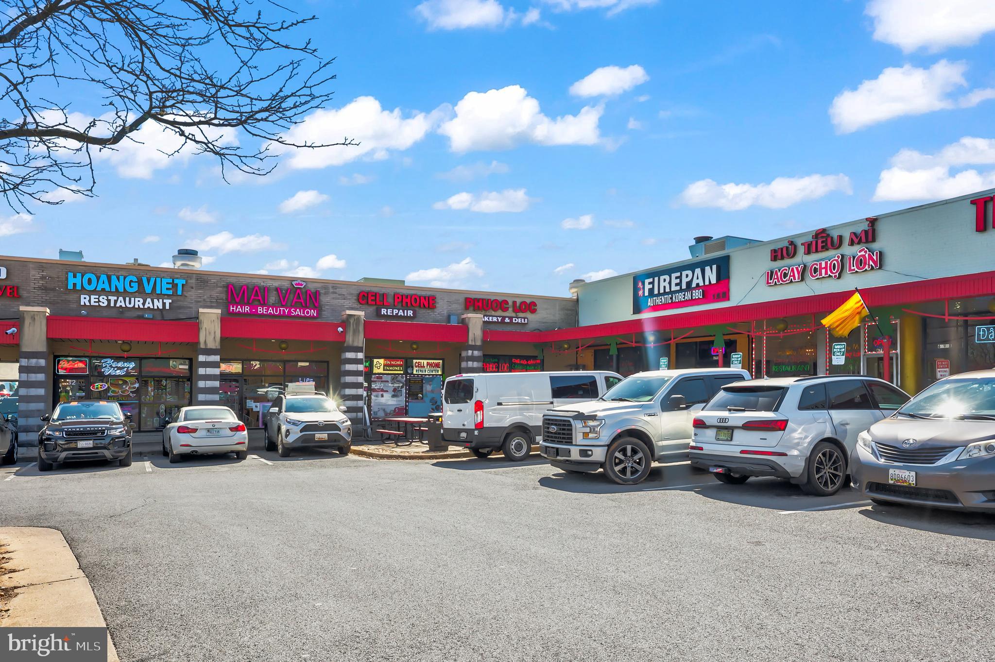 WEST LAWN - Residential