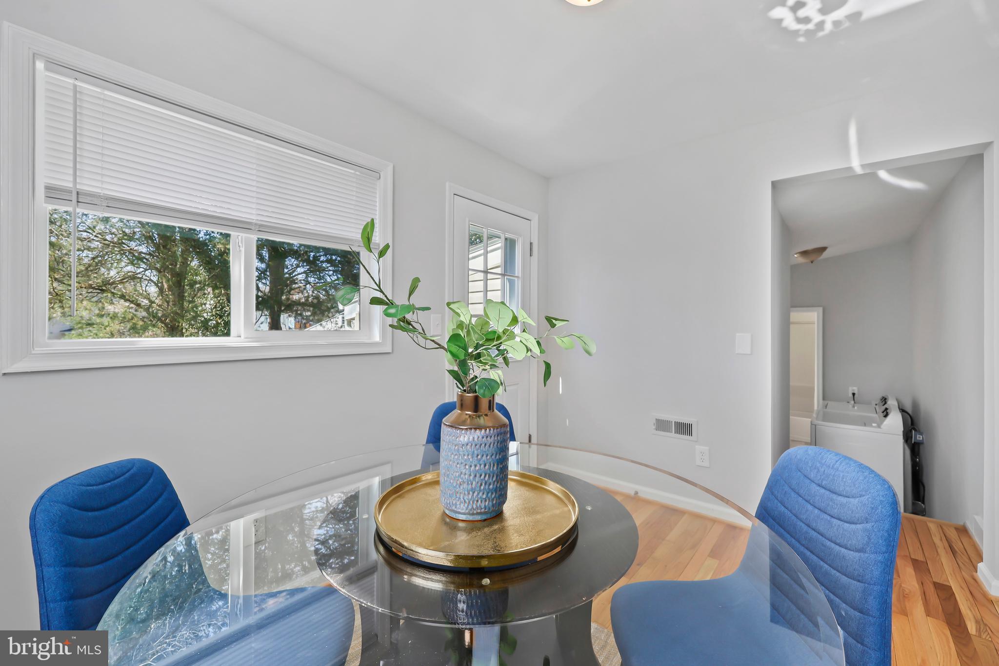 WEST LAWN - Residential