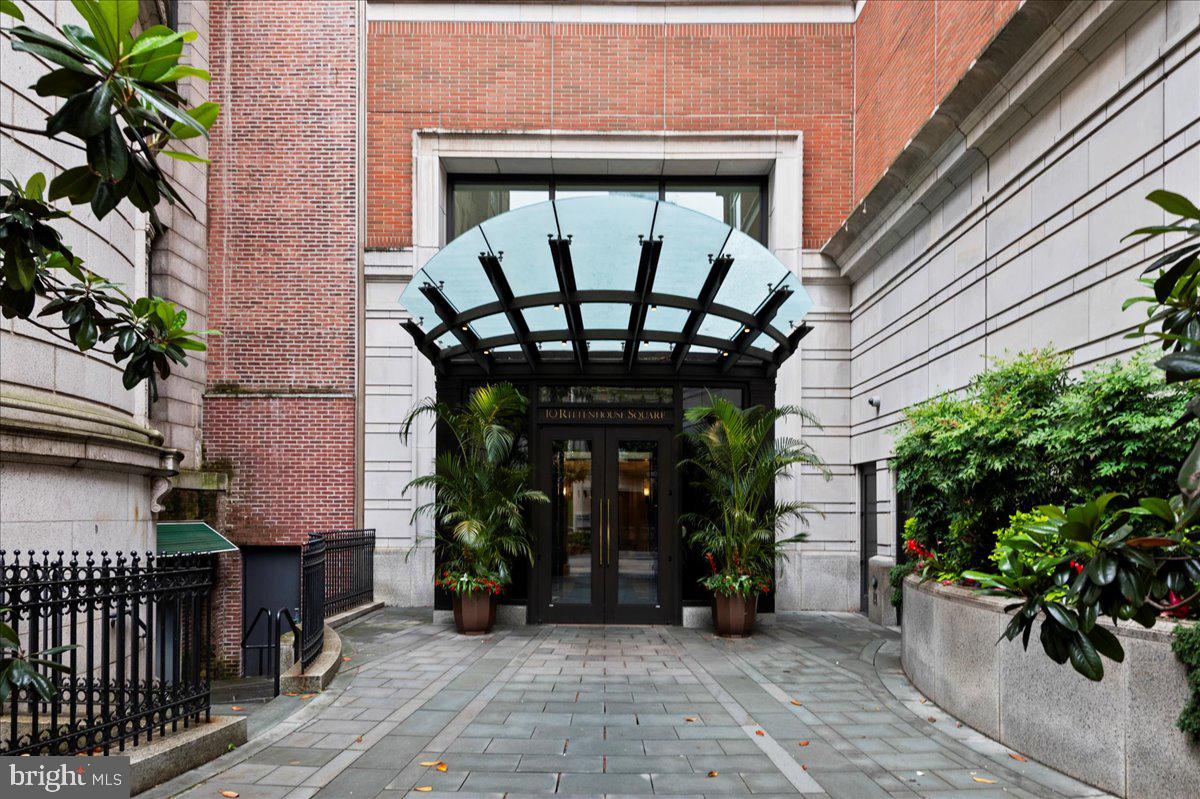 RITTENHOUSE SQUARE - Residential Lease