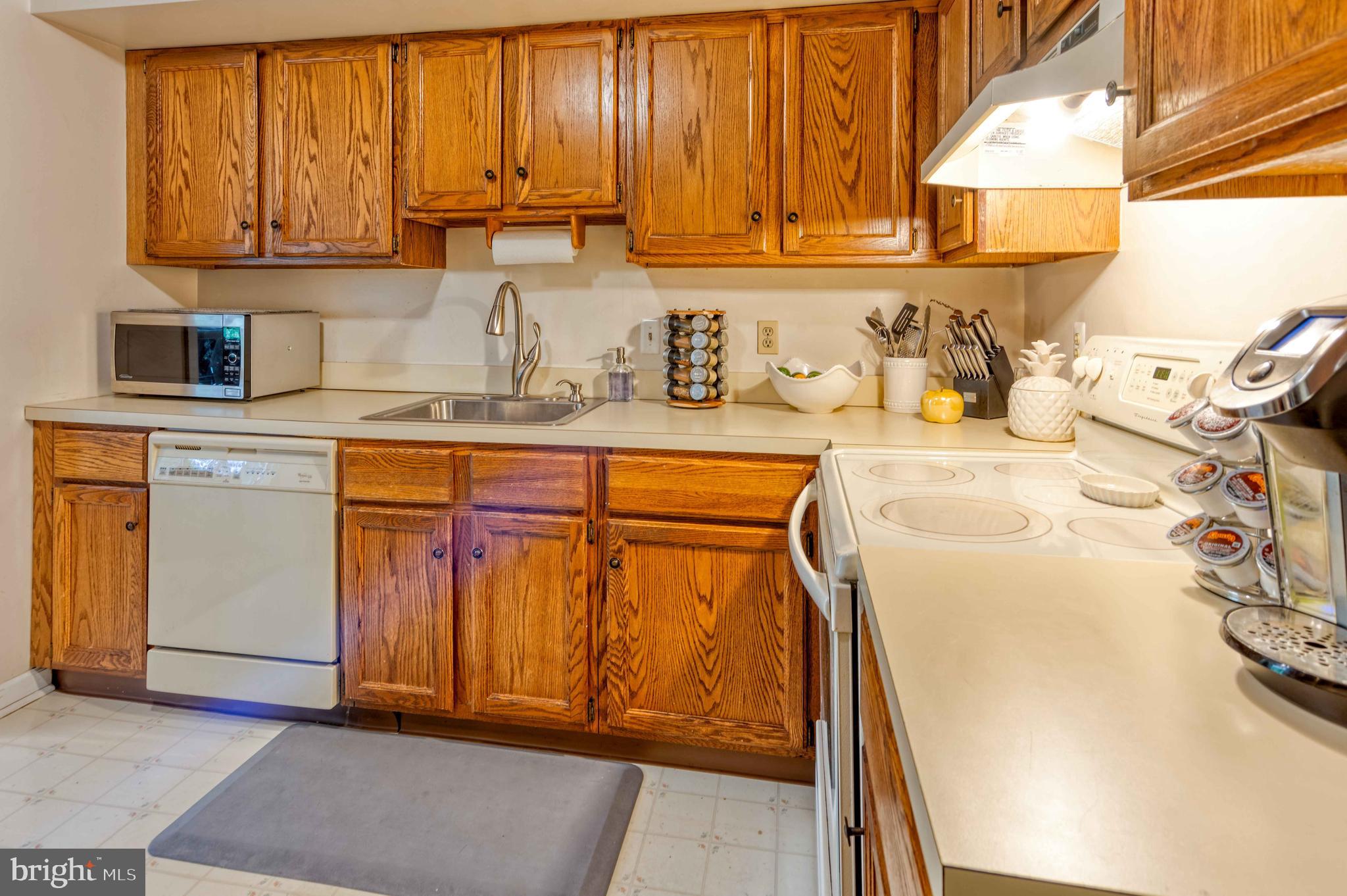 STOTESBURY TWHSE - Residential