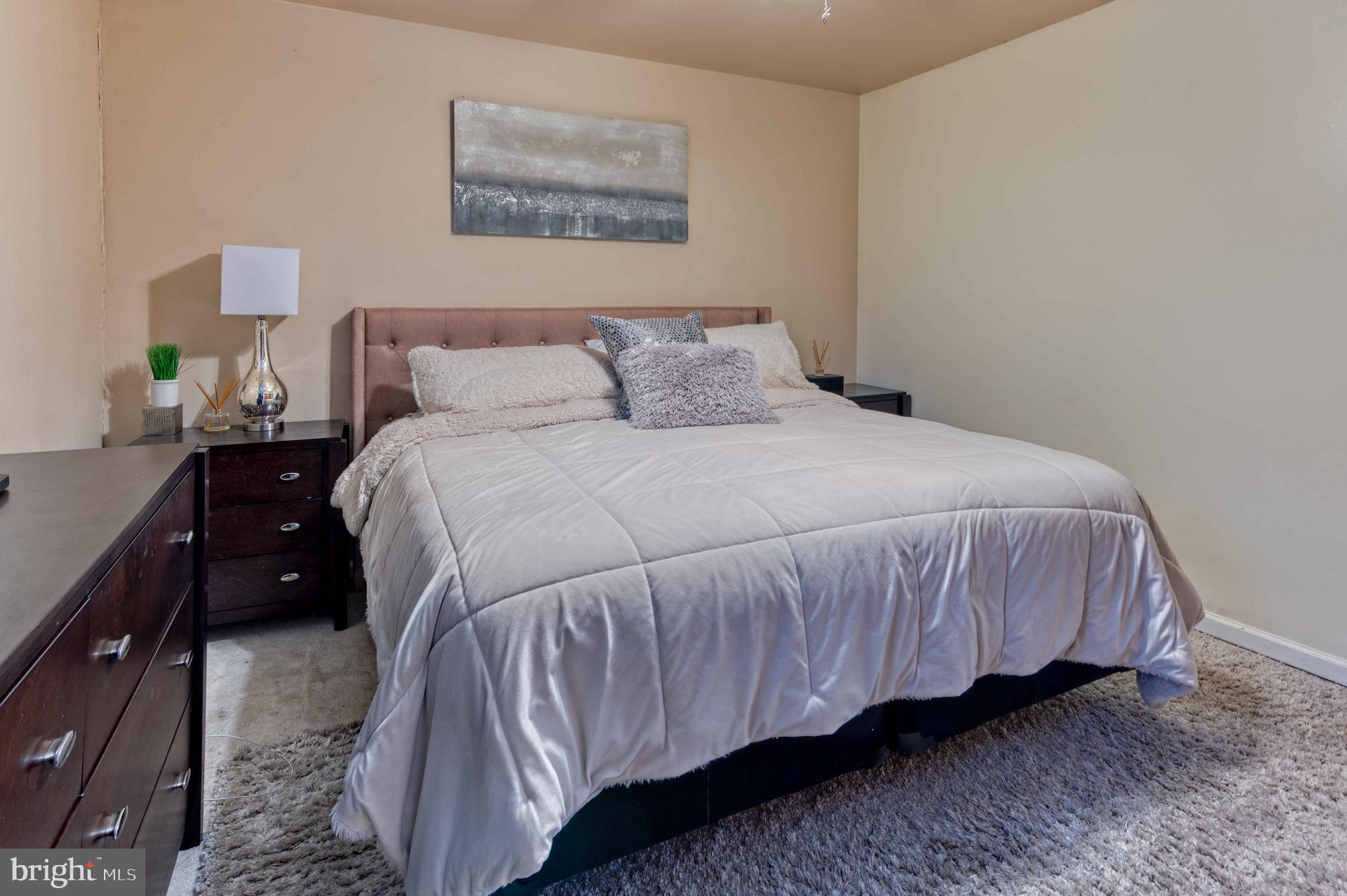 STOTESBURY TWHSE - Residential