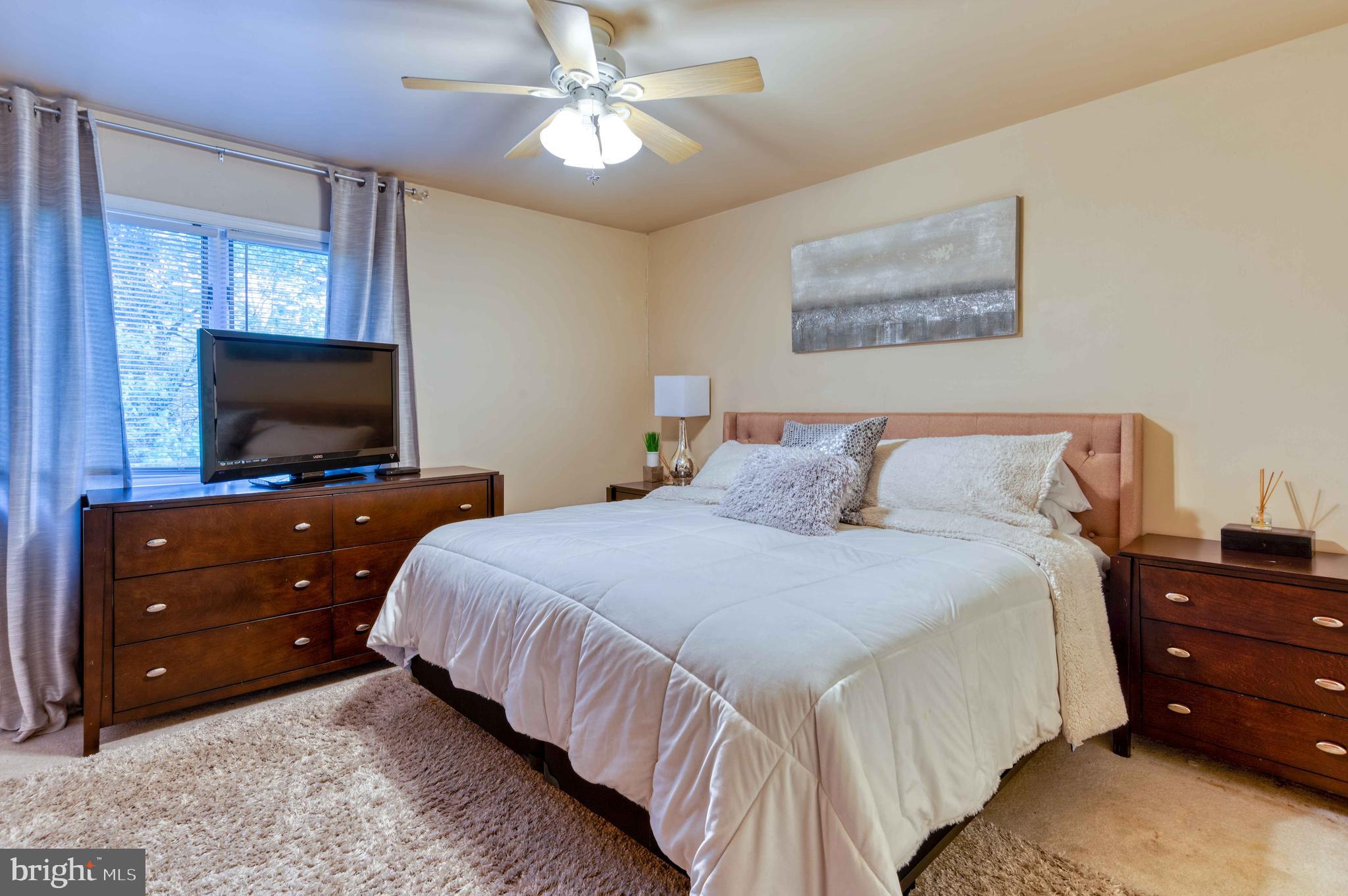 STOTESBURY TWHSE - Residential