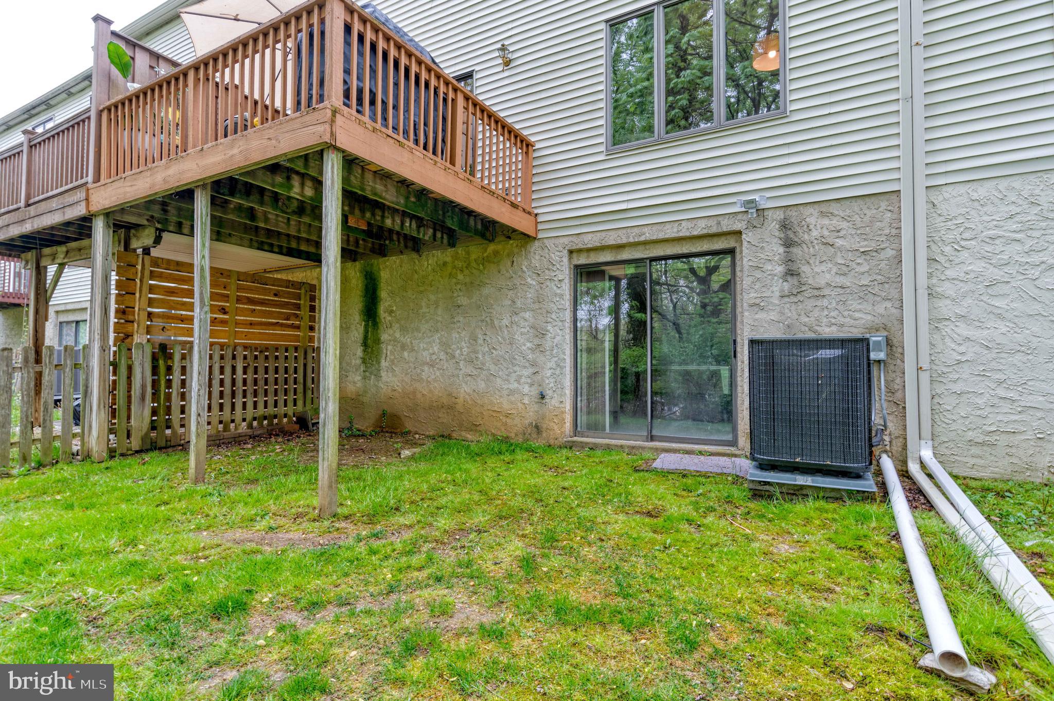 STOTESBURY TWHSE - Residential