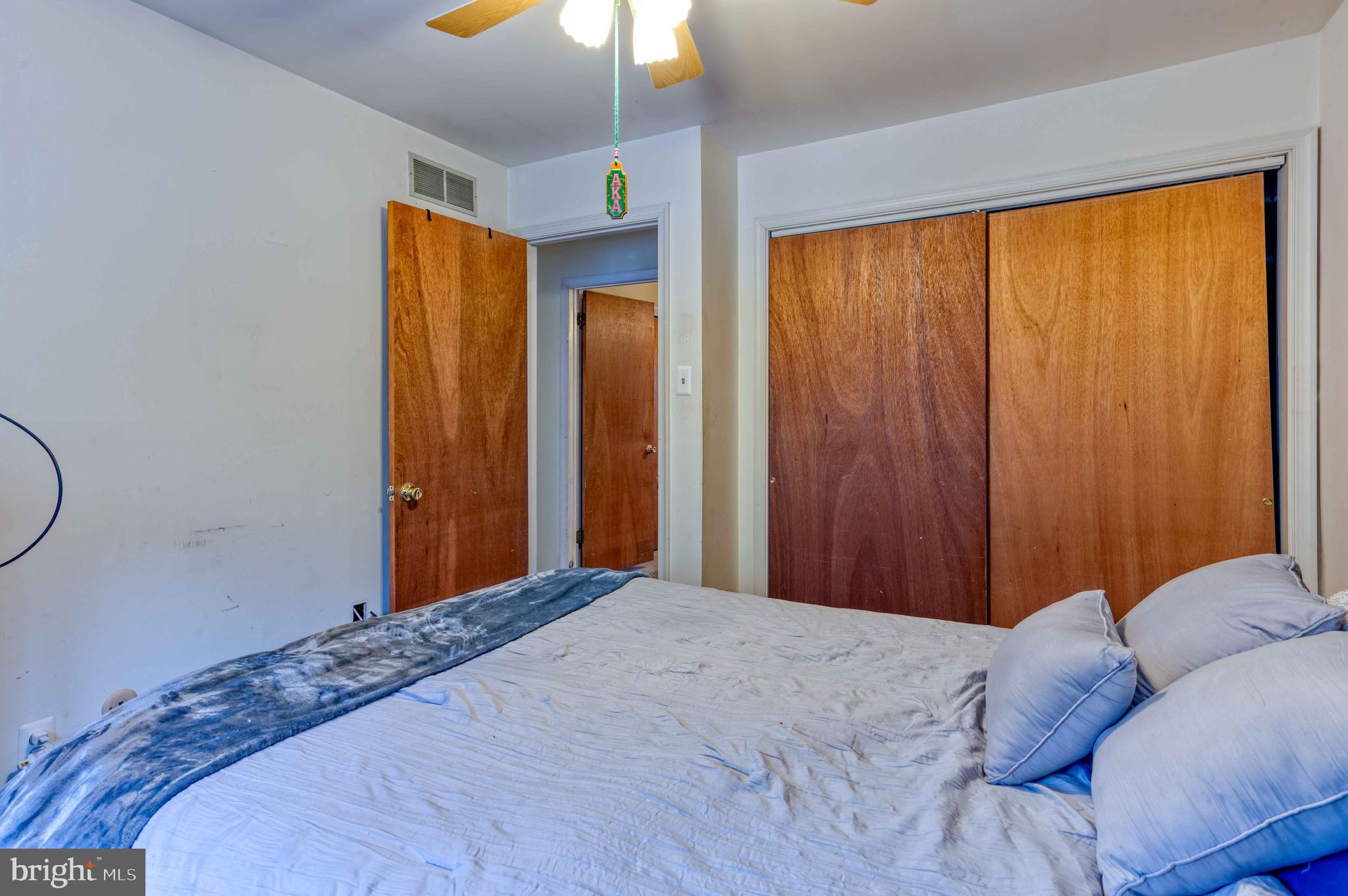 STOTESBURY TWHSE - Residential