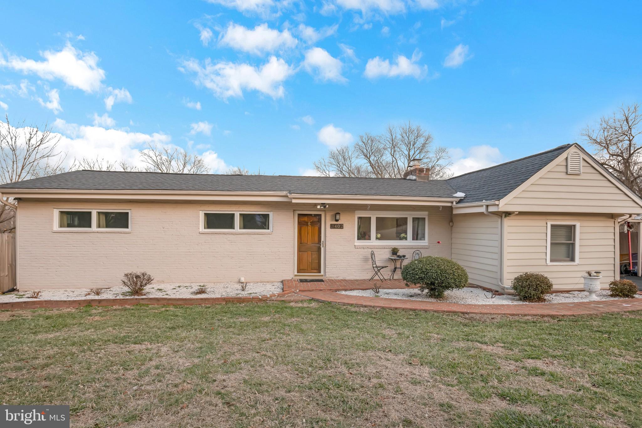 SUNNY VIEW - Residential Lease