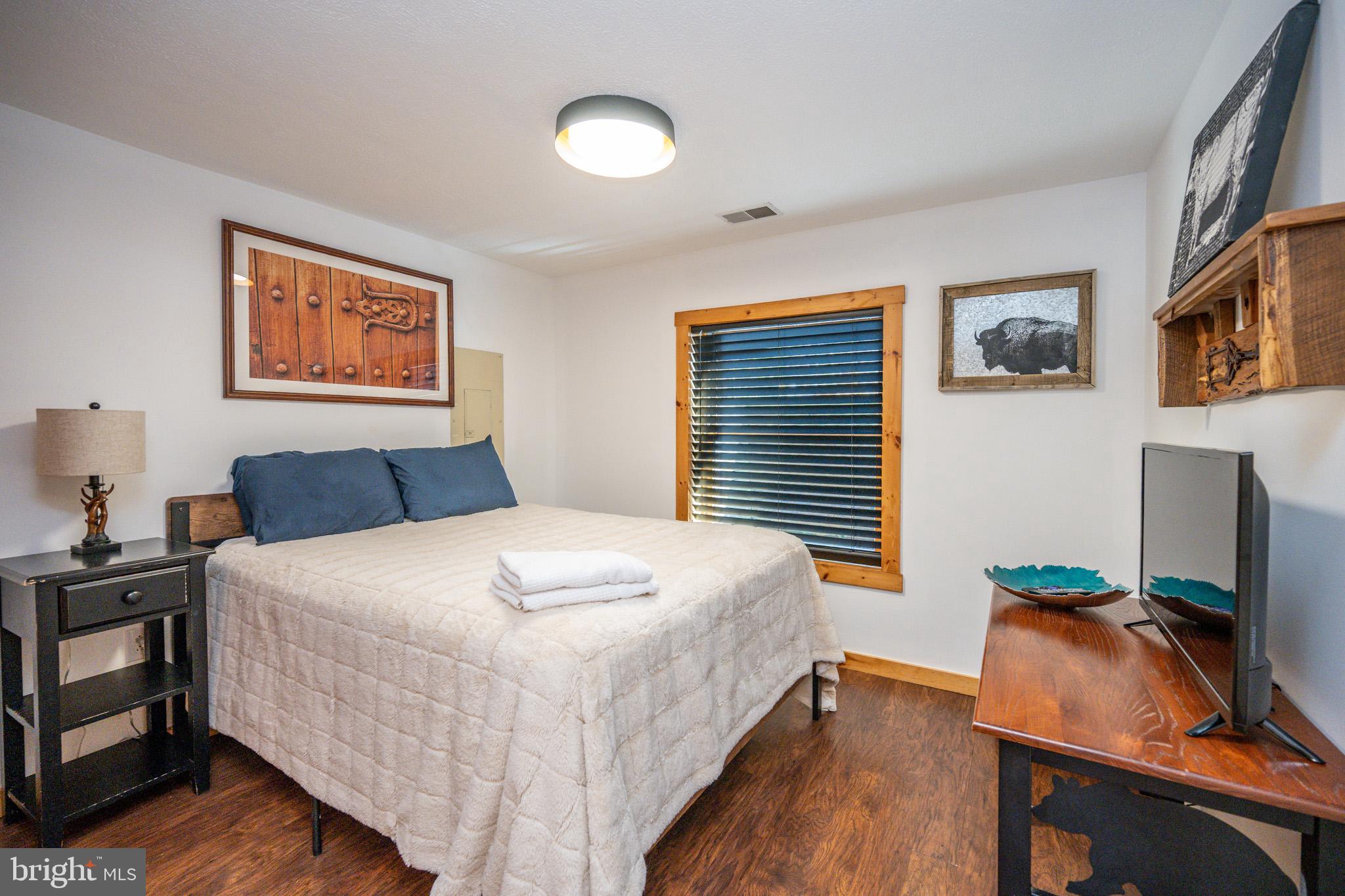 GLENDALE ROAD - Residential