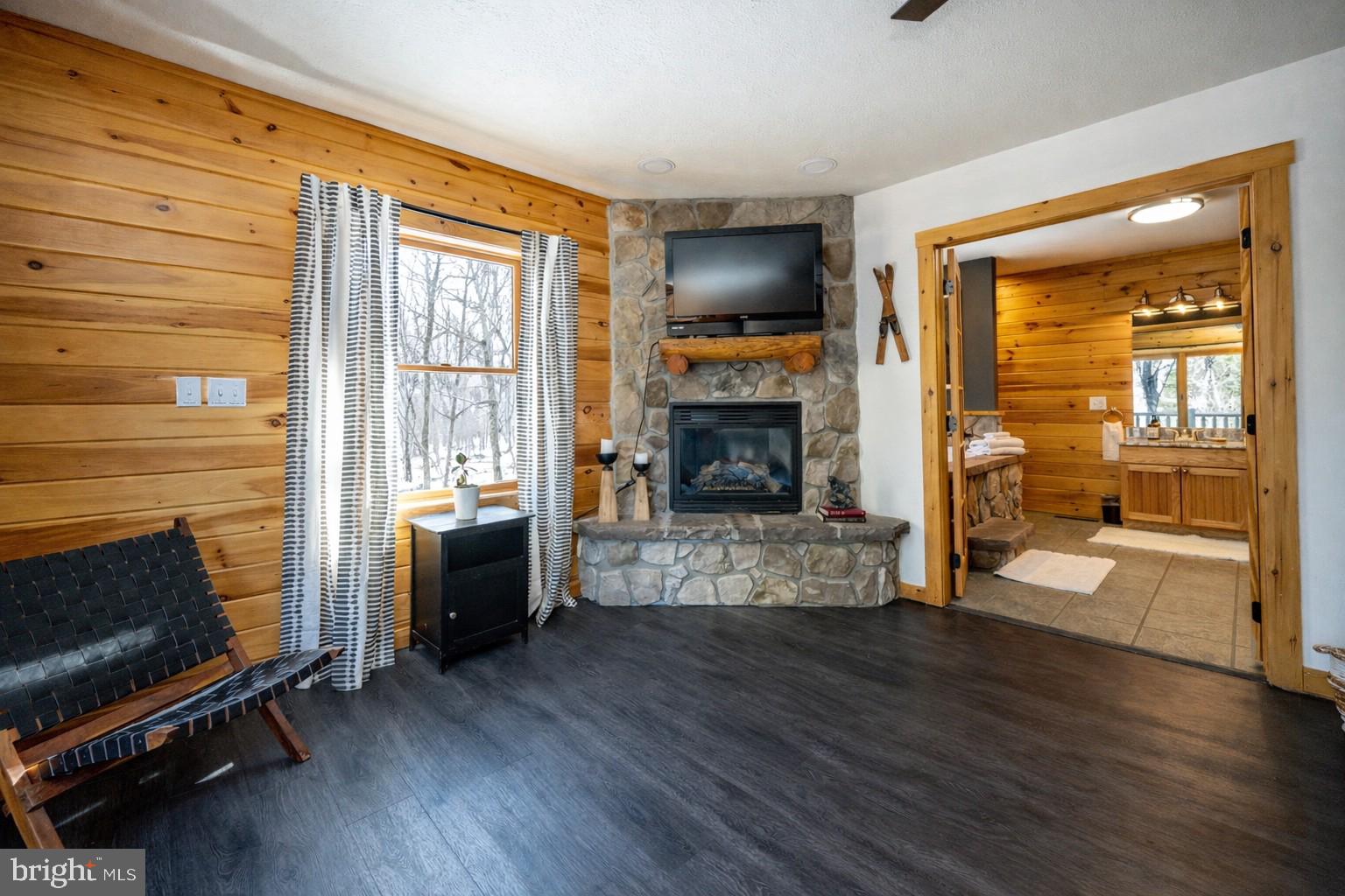 GLENDALE ROAD - Residential