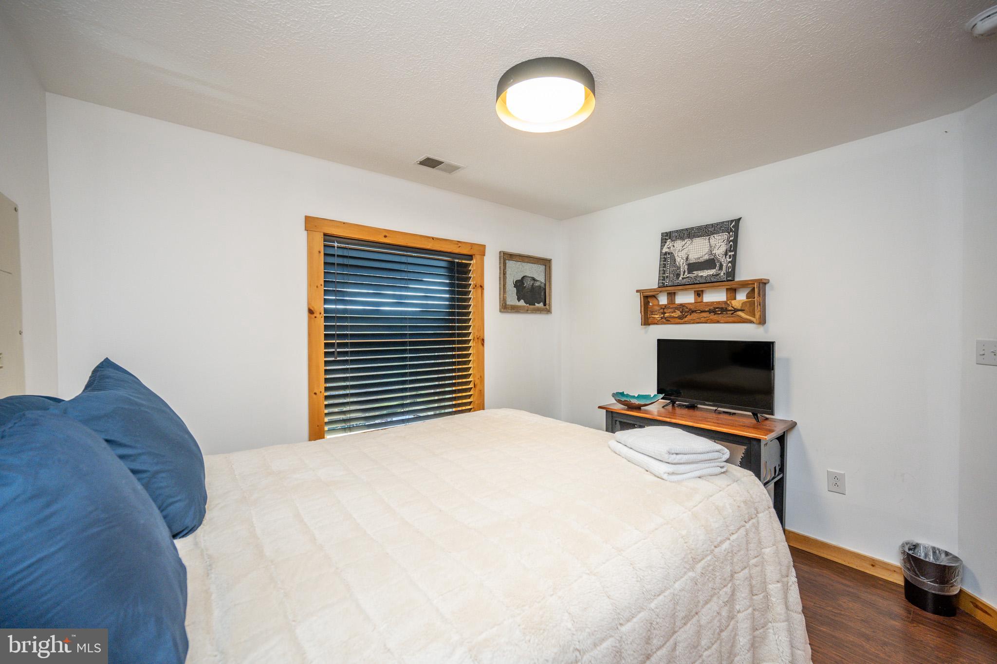 GLENDALE ROAD - Residential