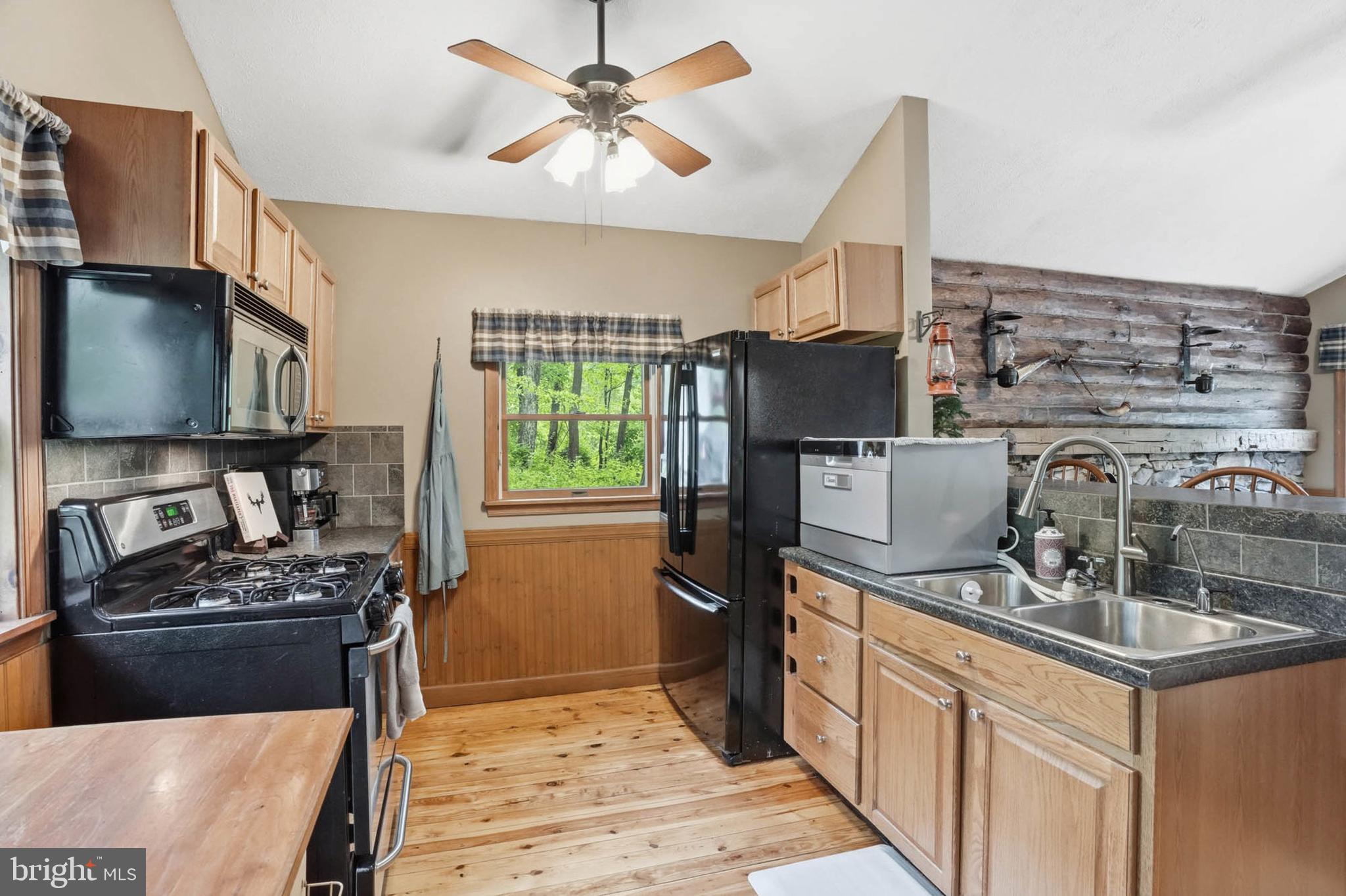 INDIAN HILLS - Residential
