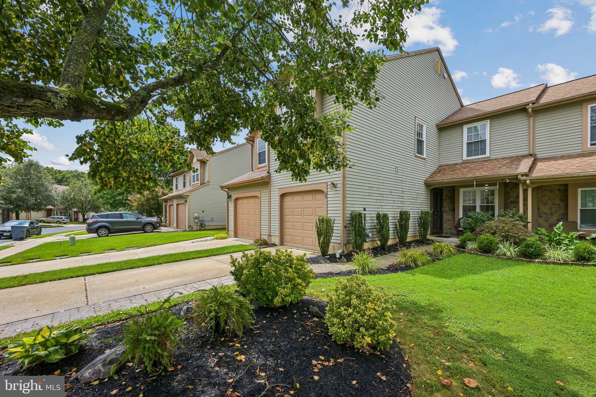 29 HOLLOWELL WAY