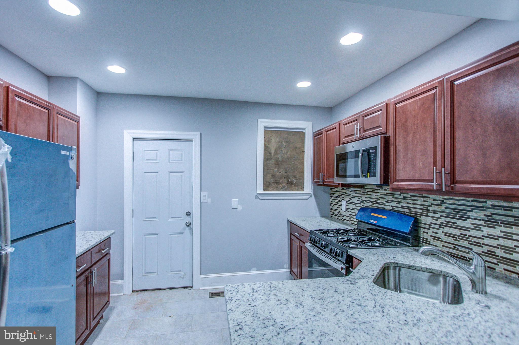 ELMWOOD PARK - Residential