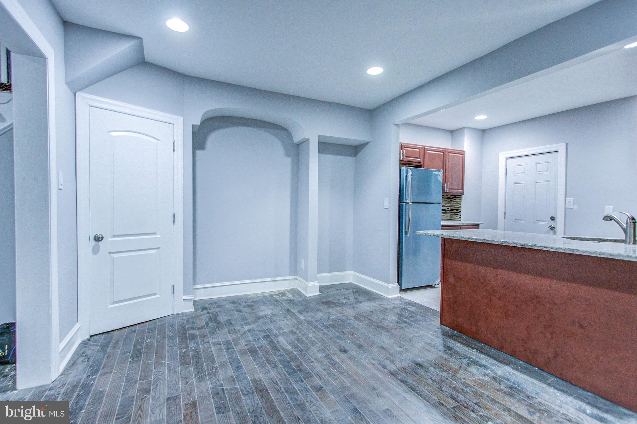 ELMWOOD PARK - Residential