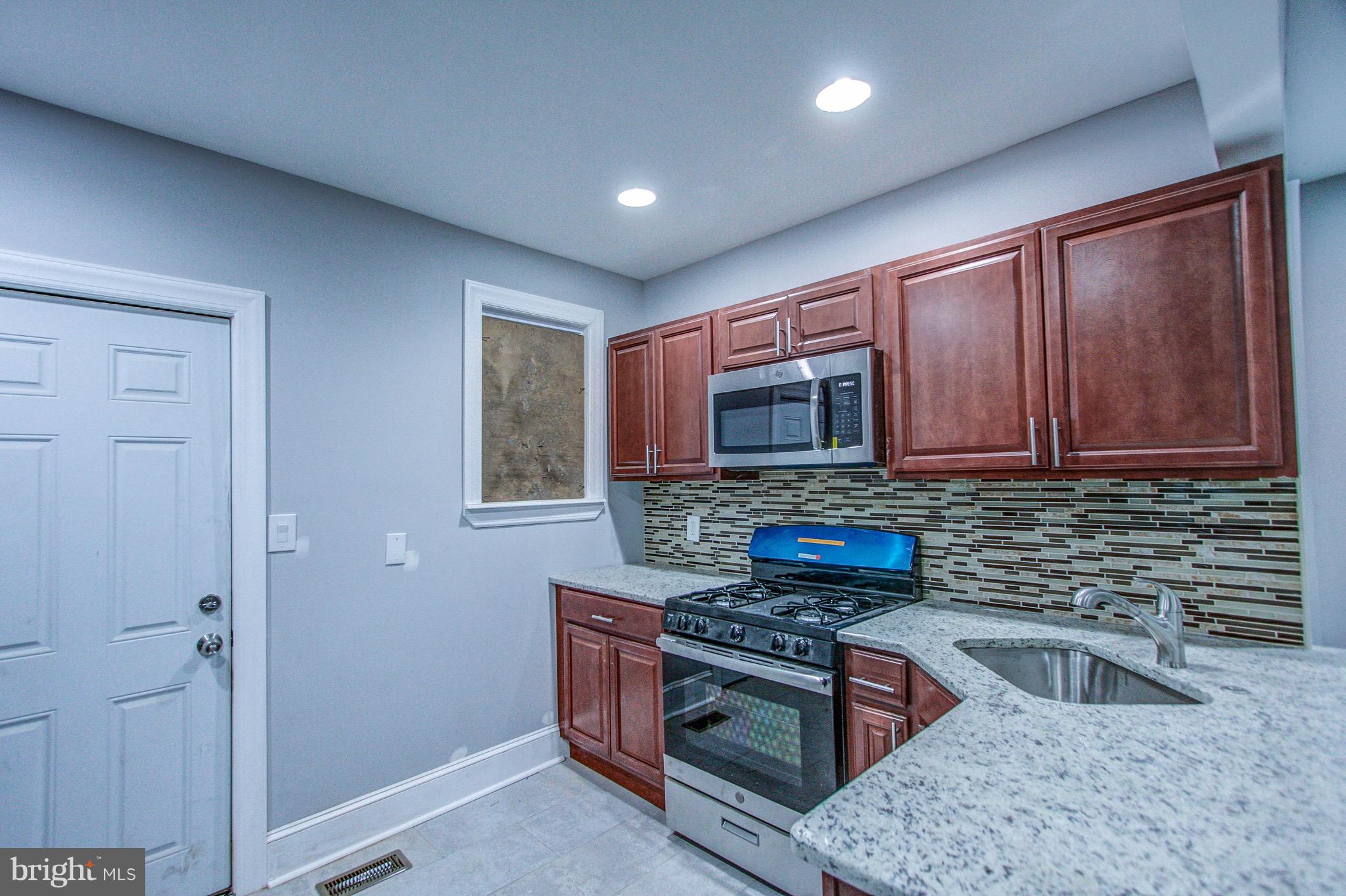 ELMWOOD PARK - Residential