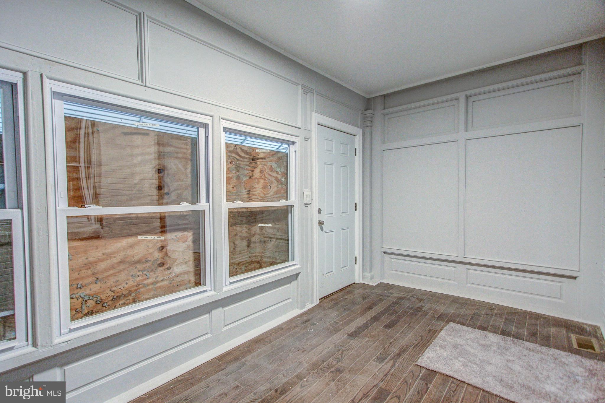 ELMWOOD PARK - Residential