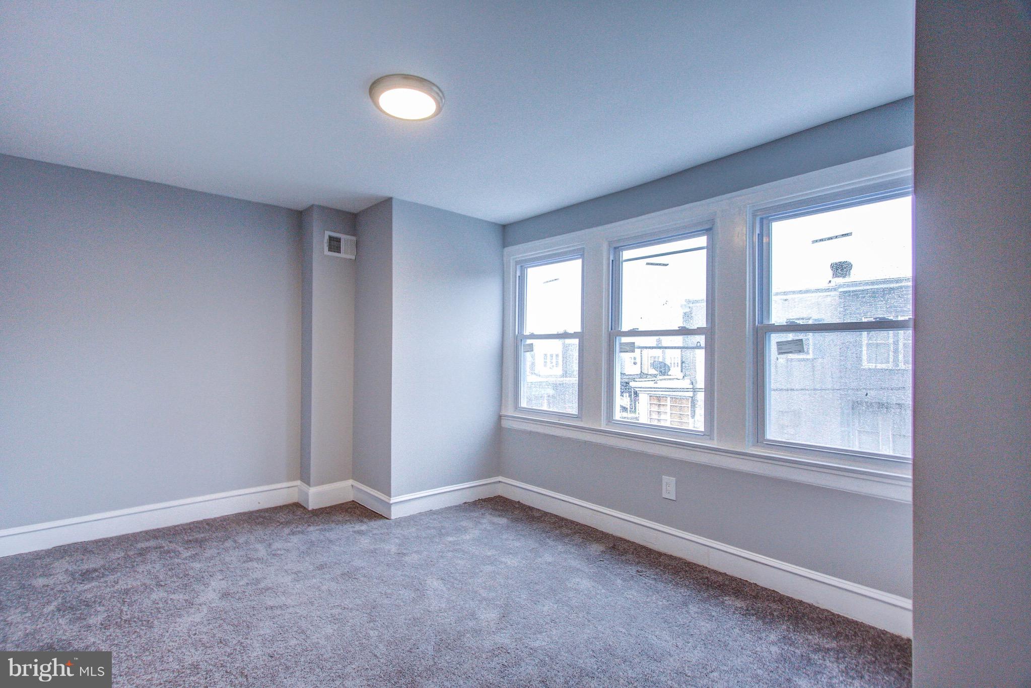 ELMWOOD PARK - Residential