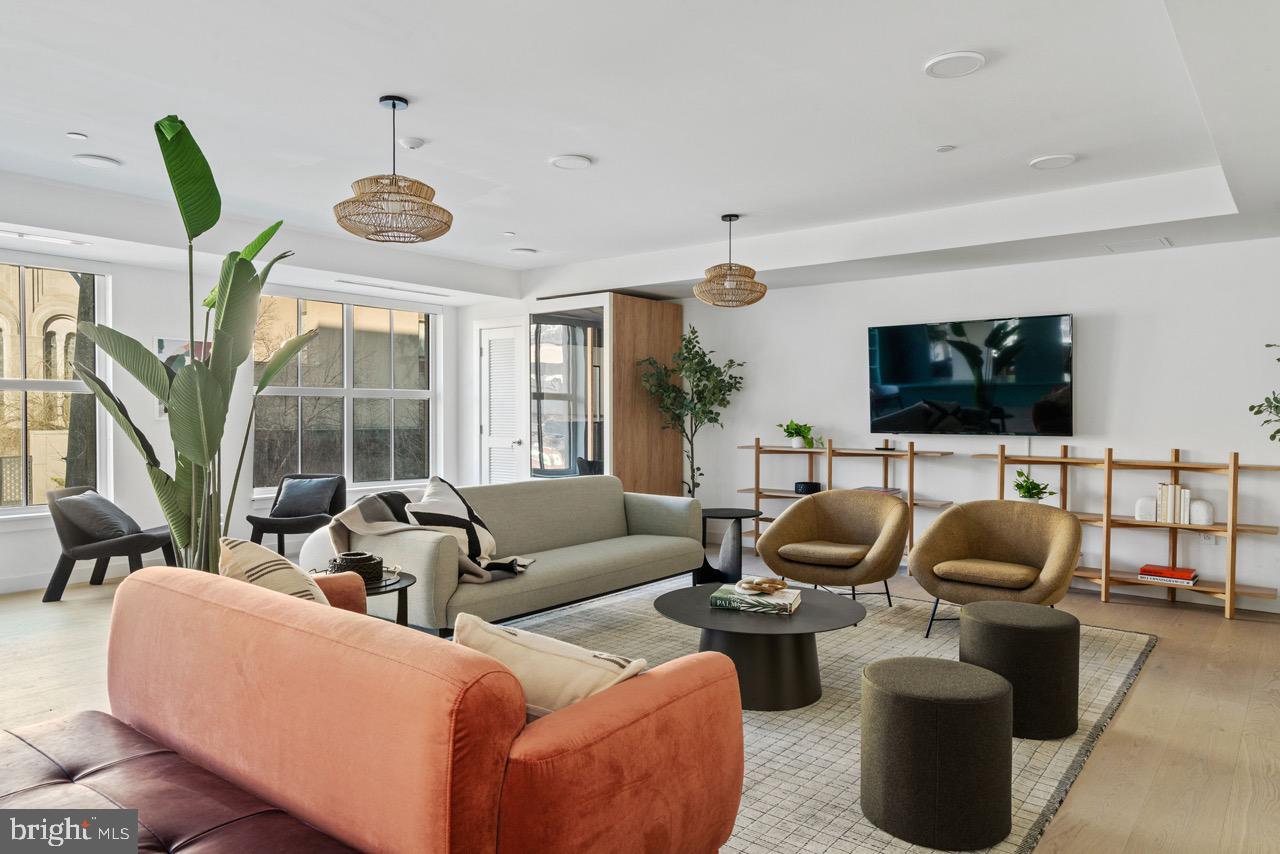 SPRING GARDEN - Residential Lease